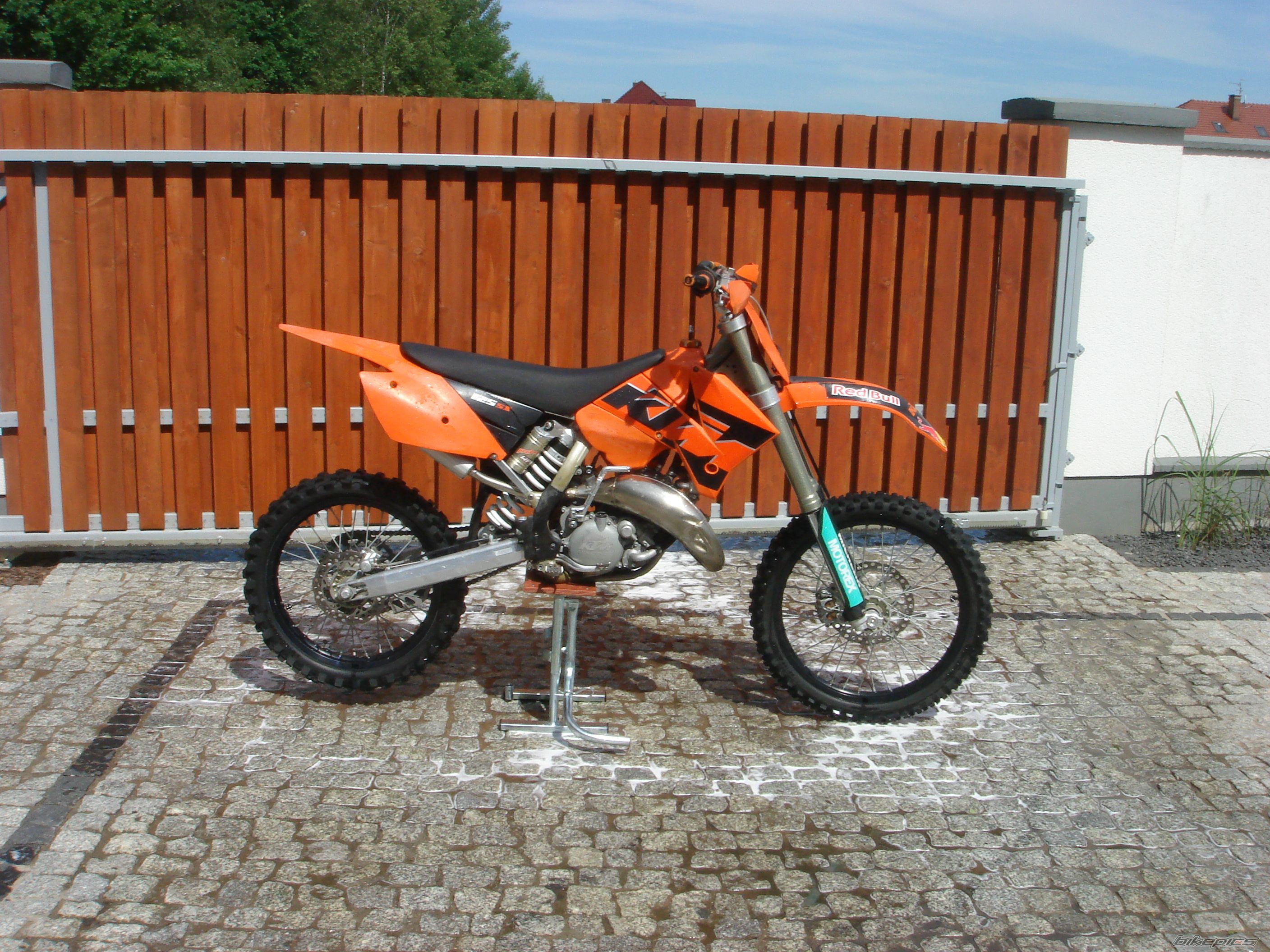 Photo 1344224