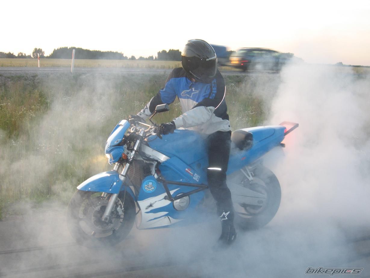 Photo 1345257