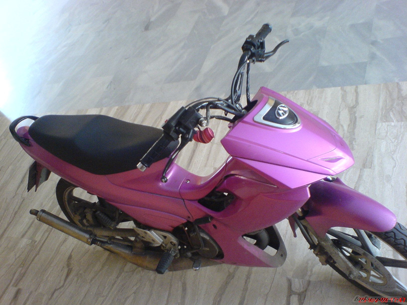 Photo 1345410
