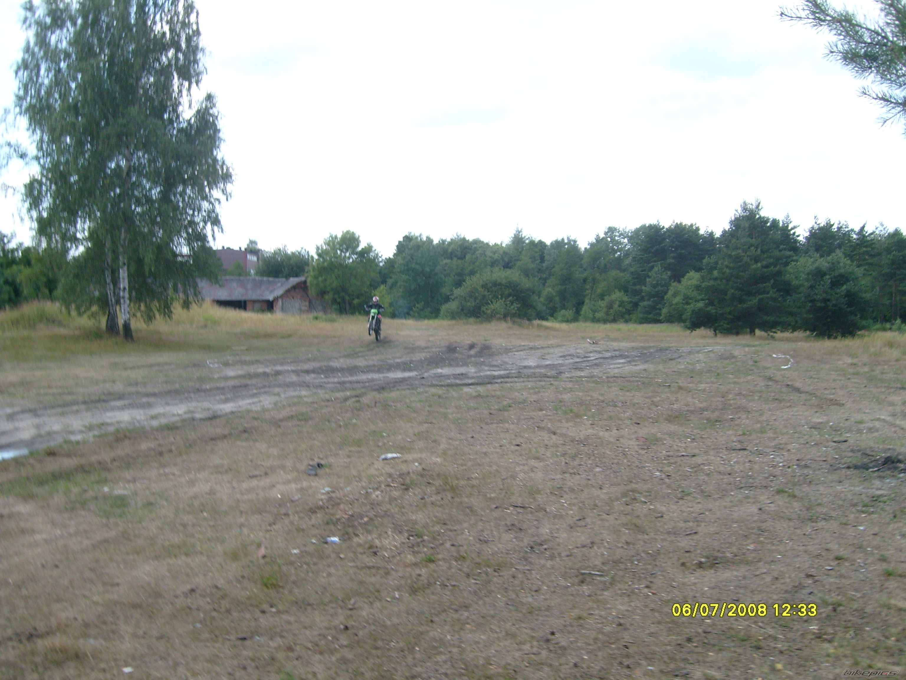 Photo 1345851