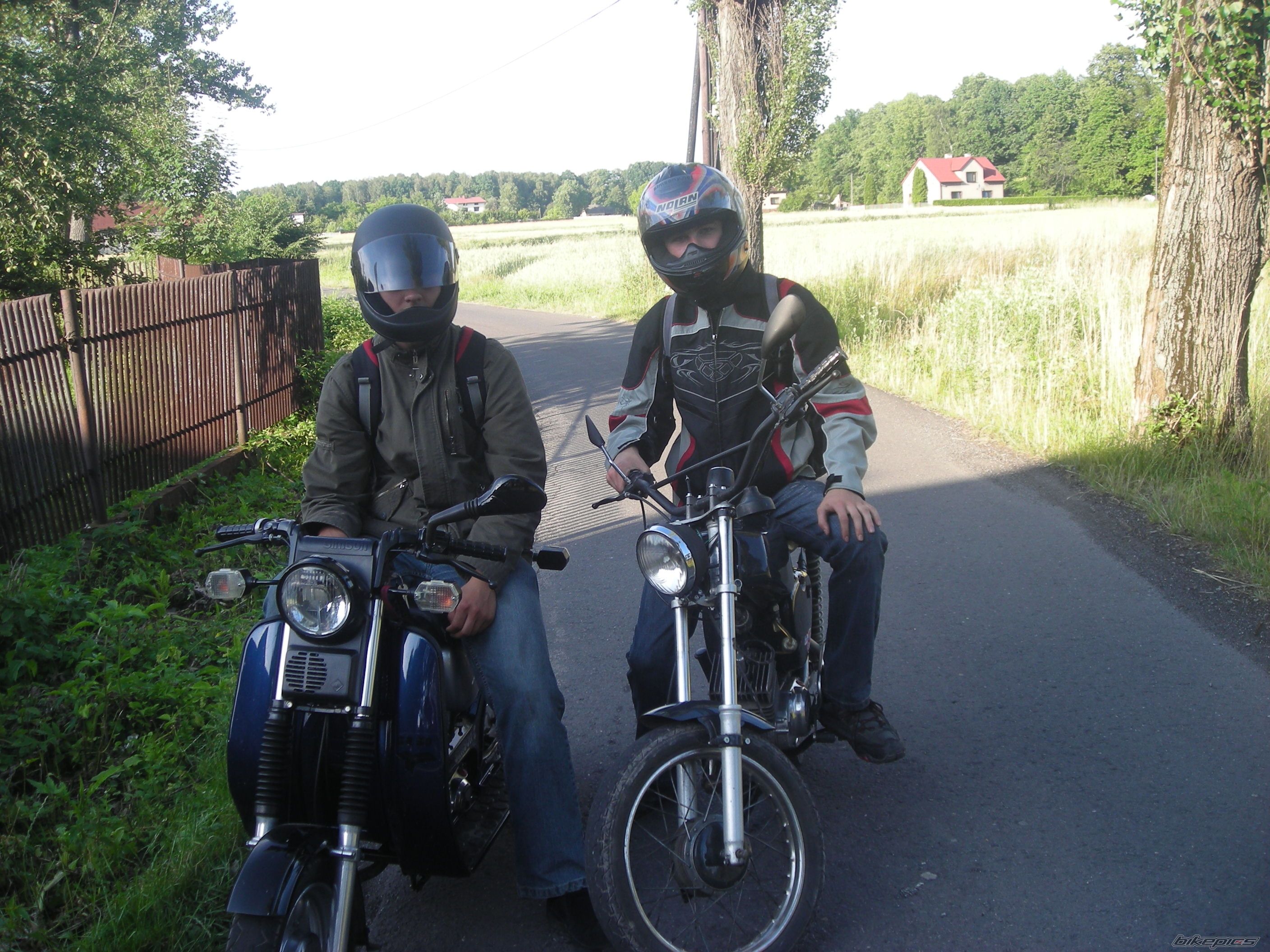 Photo 1345869