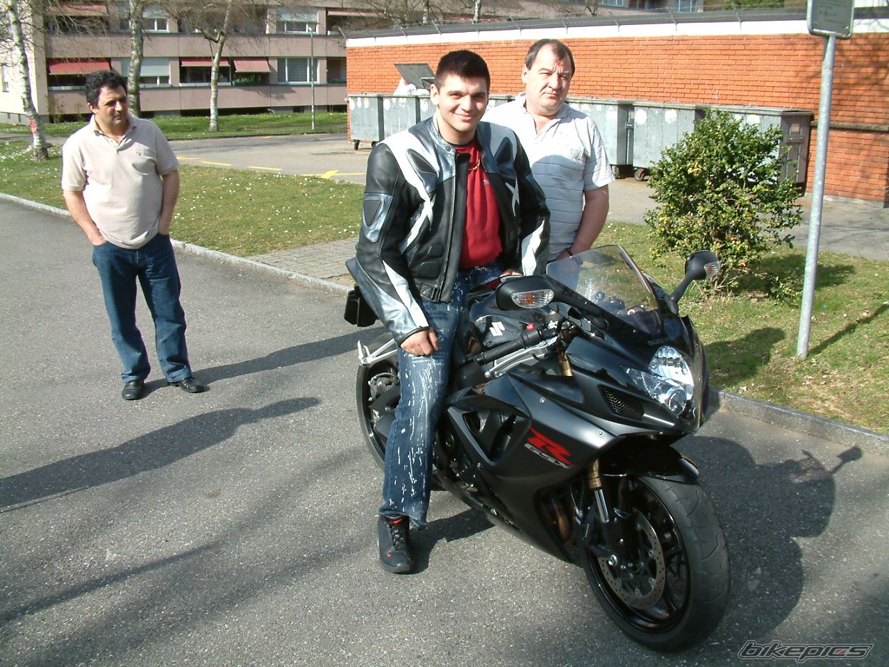 Photo 1345991