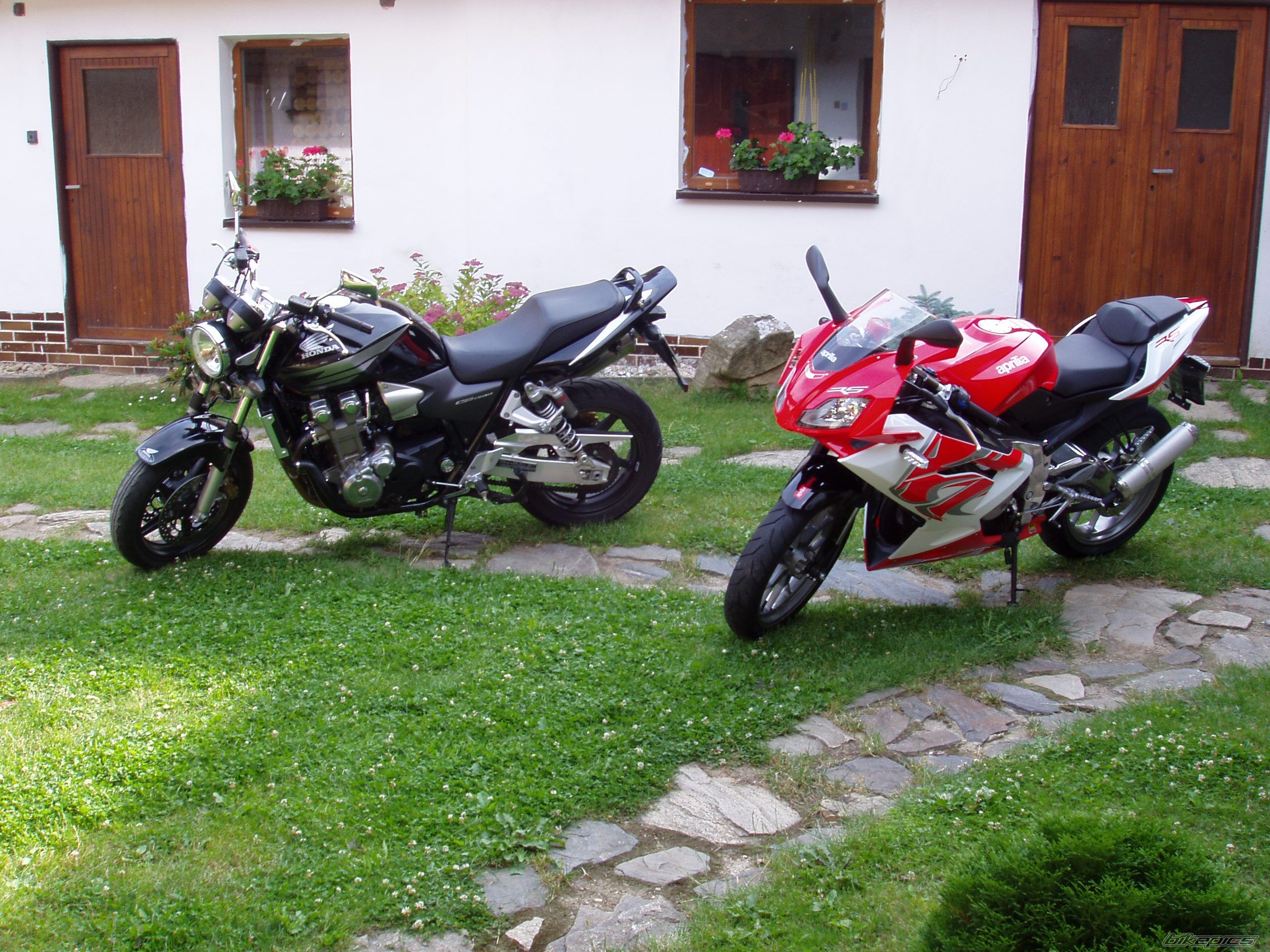 Photo 1346749