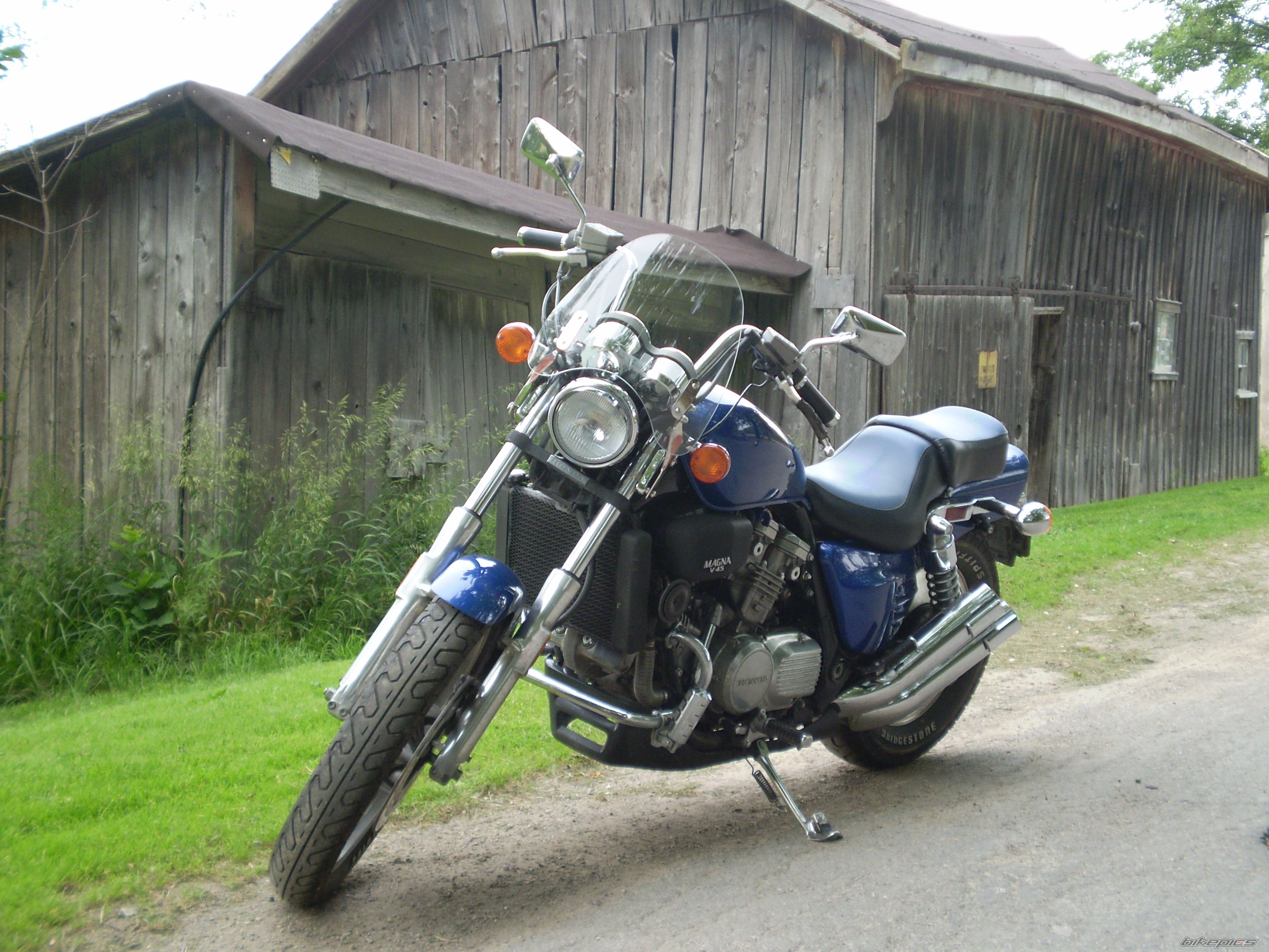 Photo 1347201