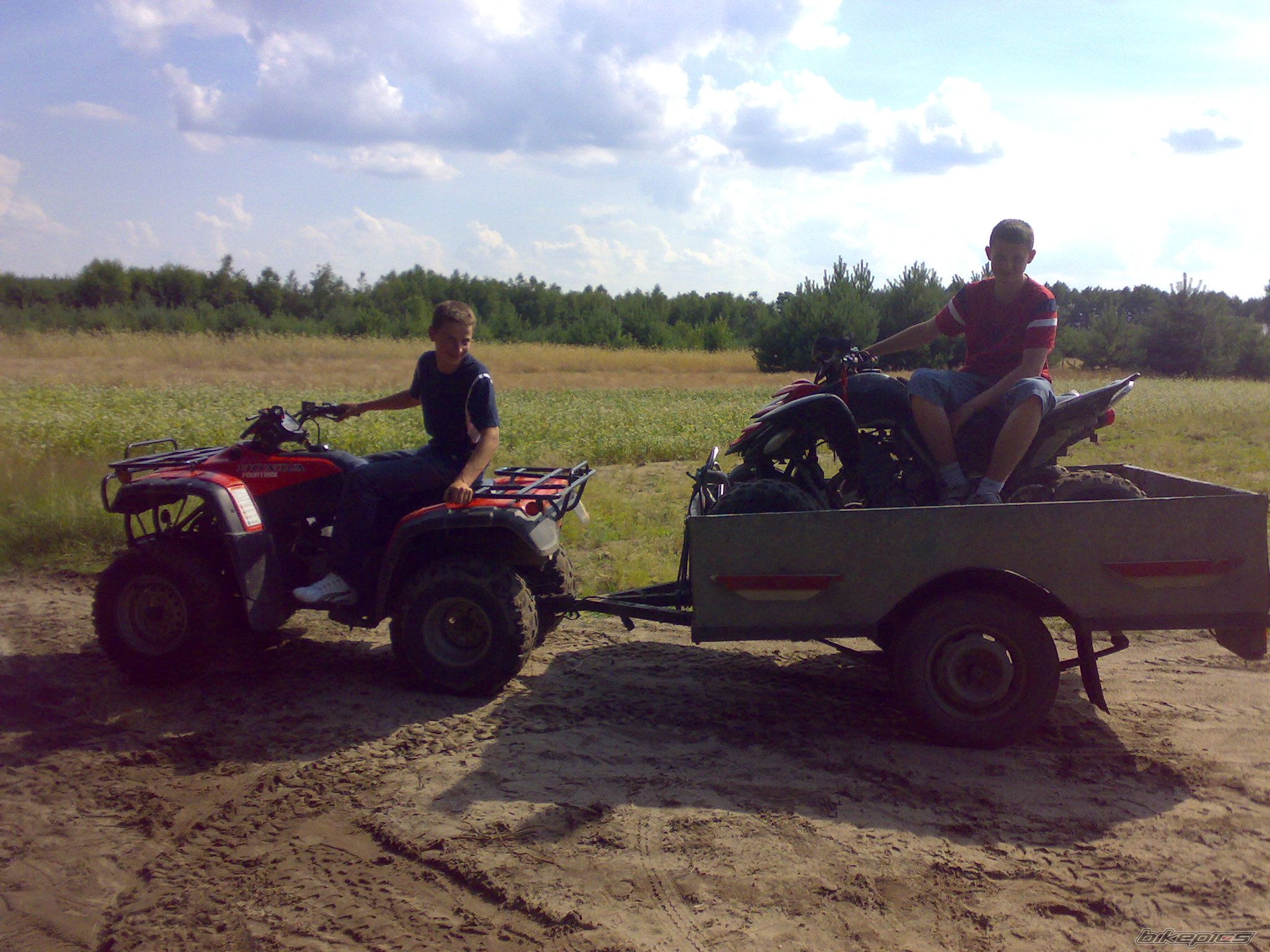 Photo 1348142