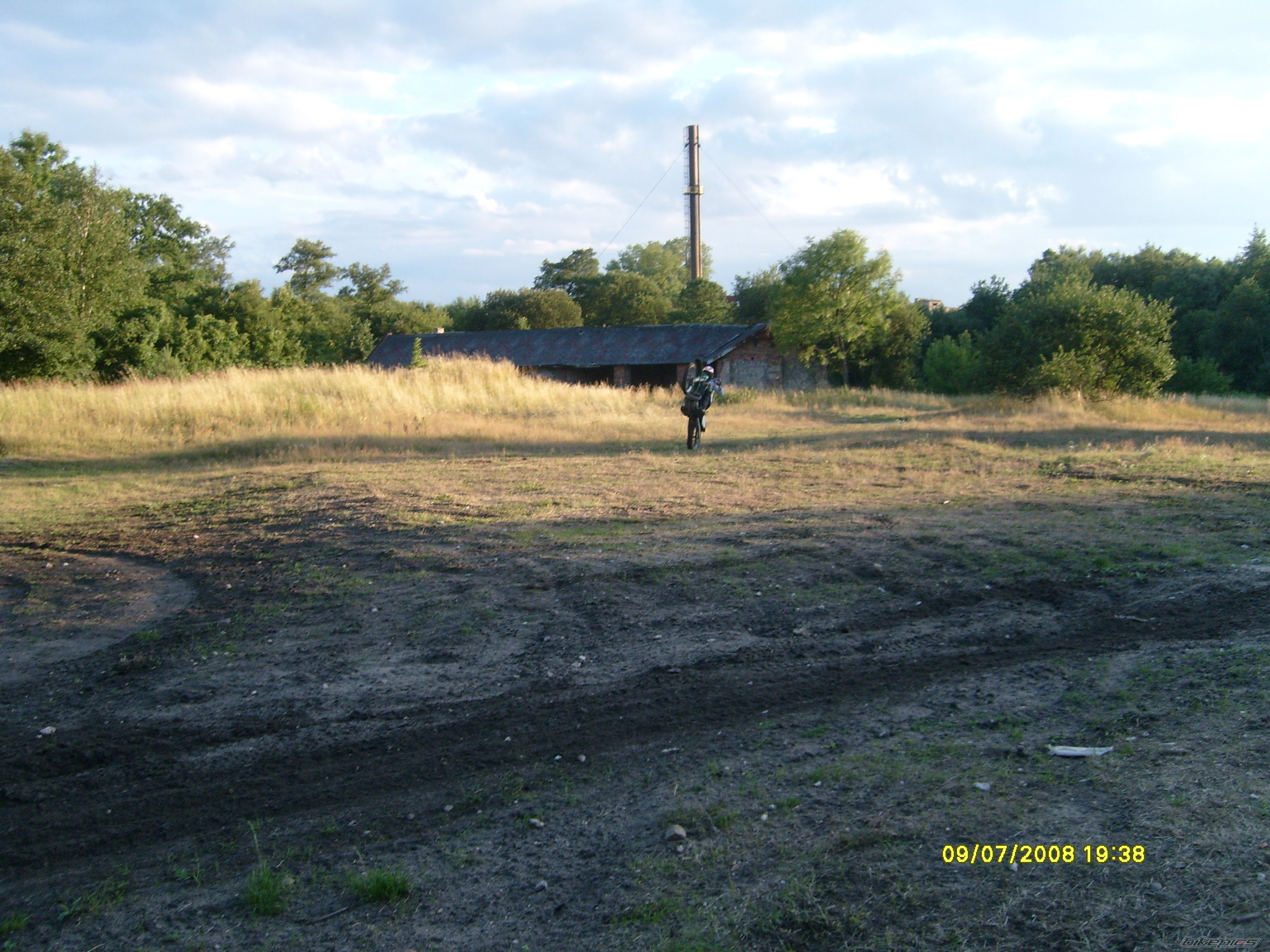 Photo 1348162