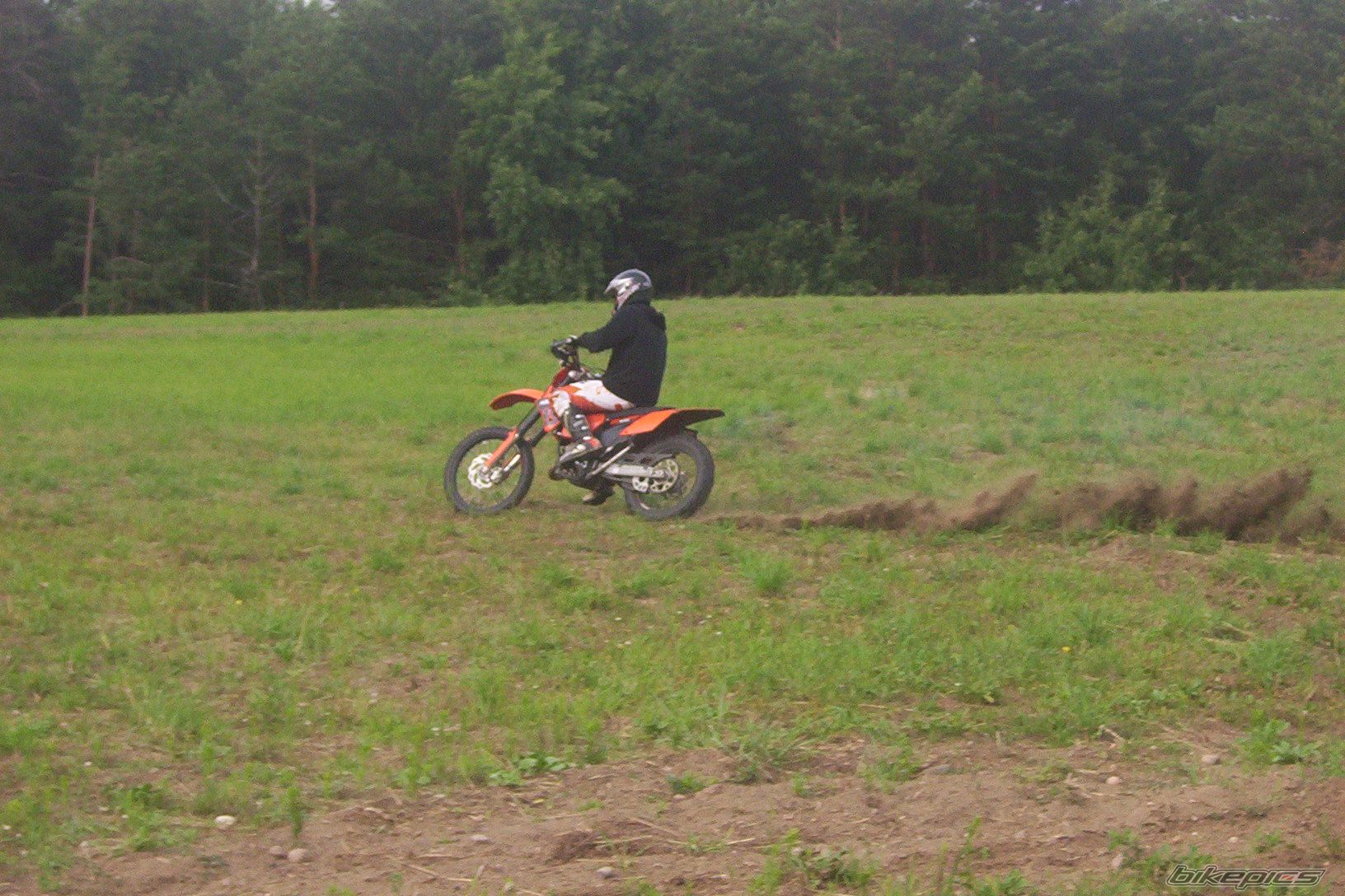 Photo 1348665