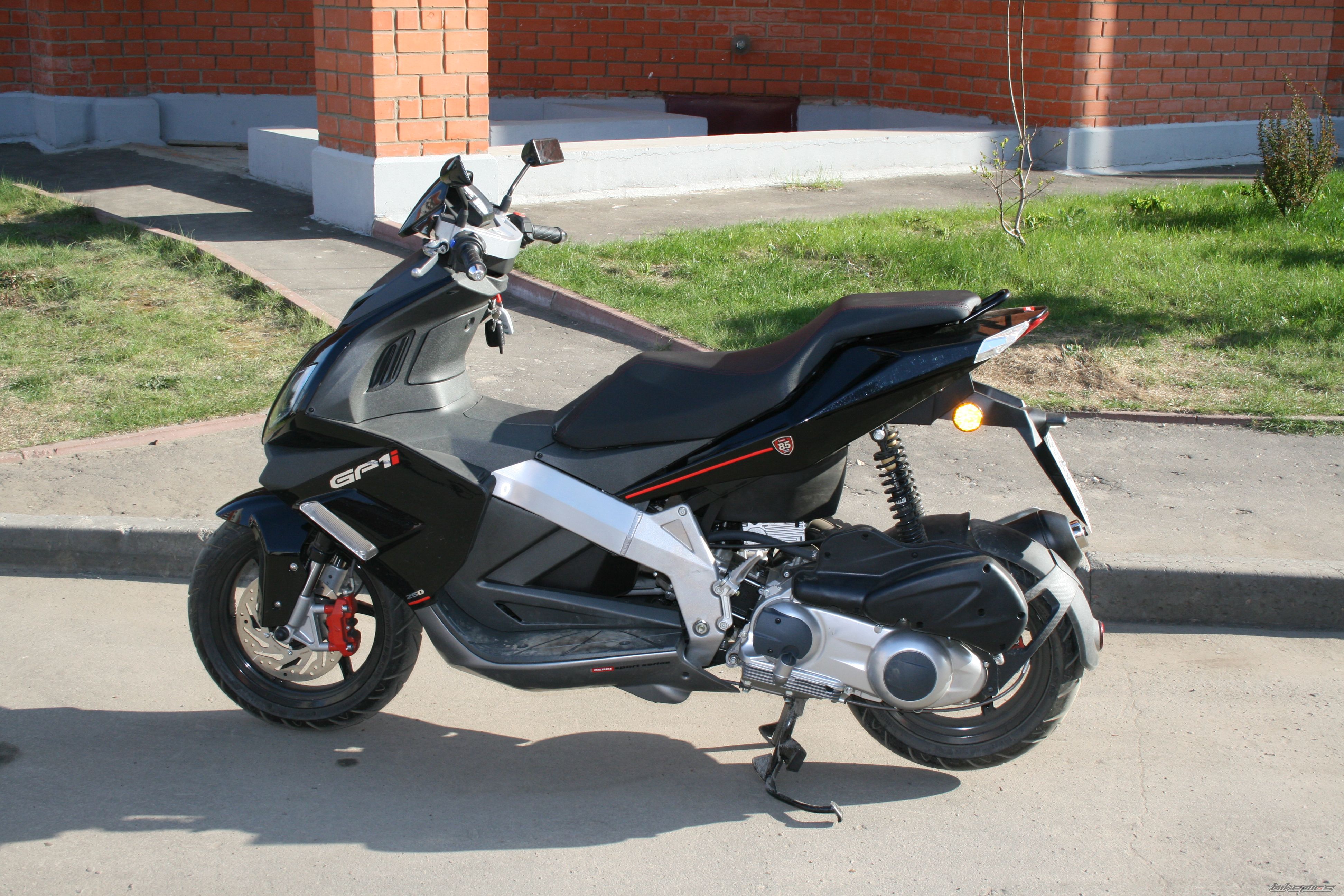 Photo 1348998