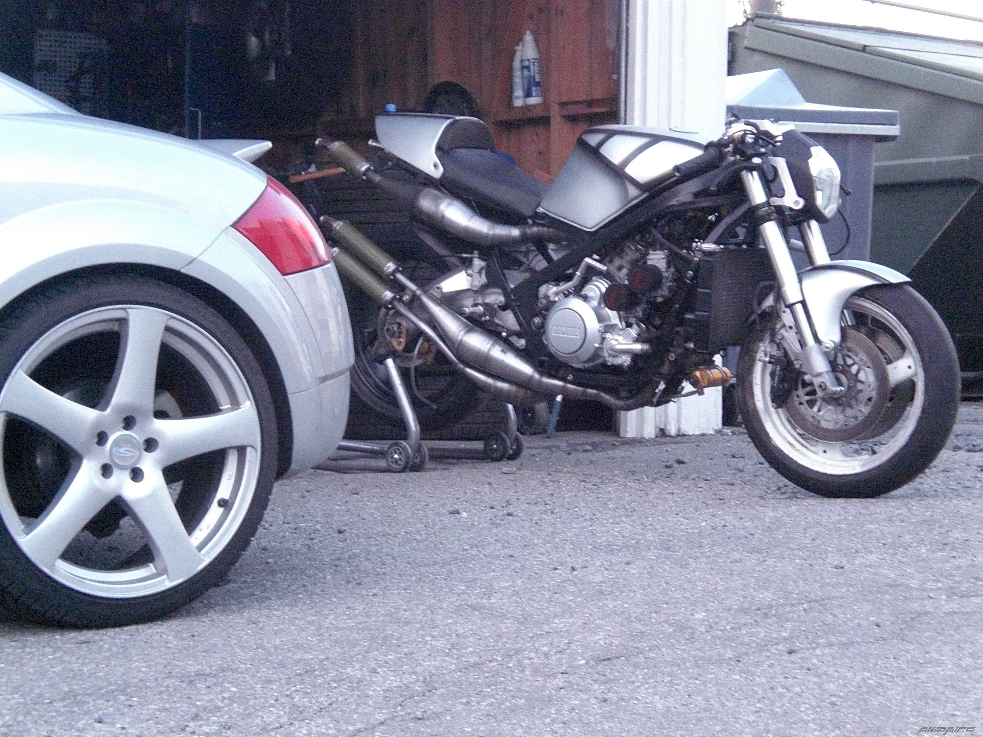 Photo 1349241