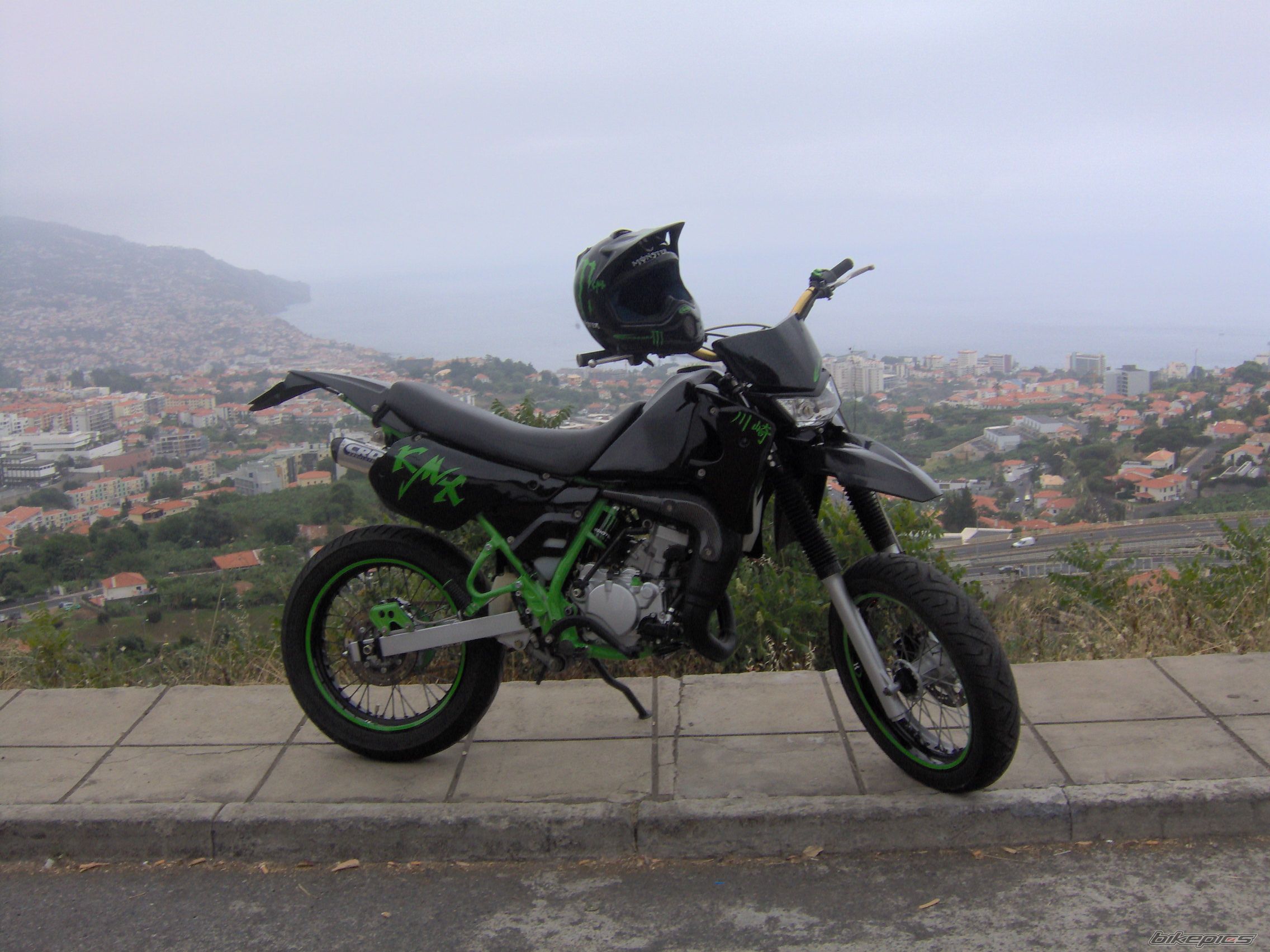 Photo 1350764
