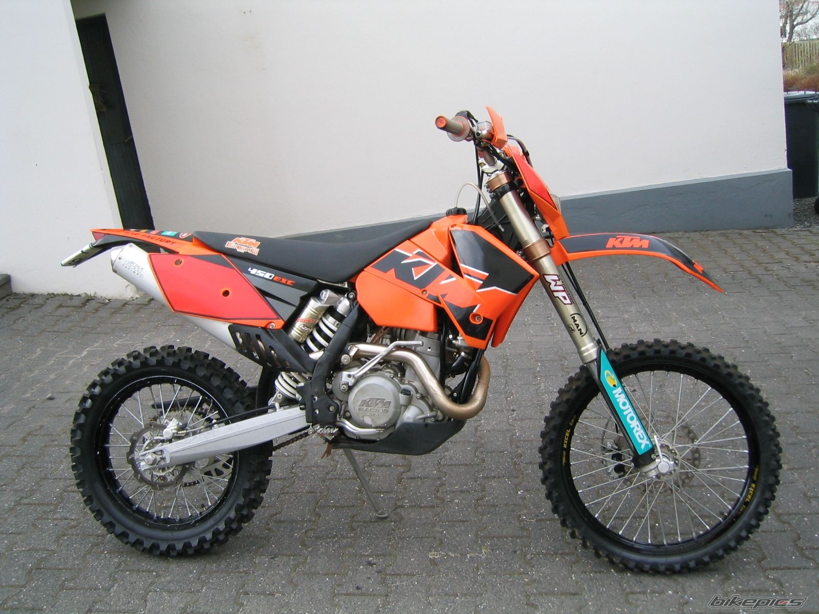 Photo 1351041