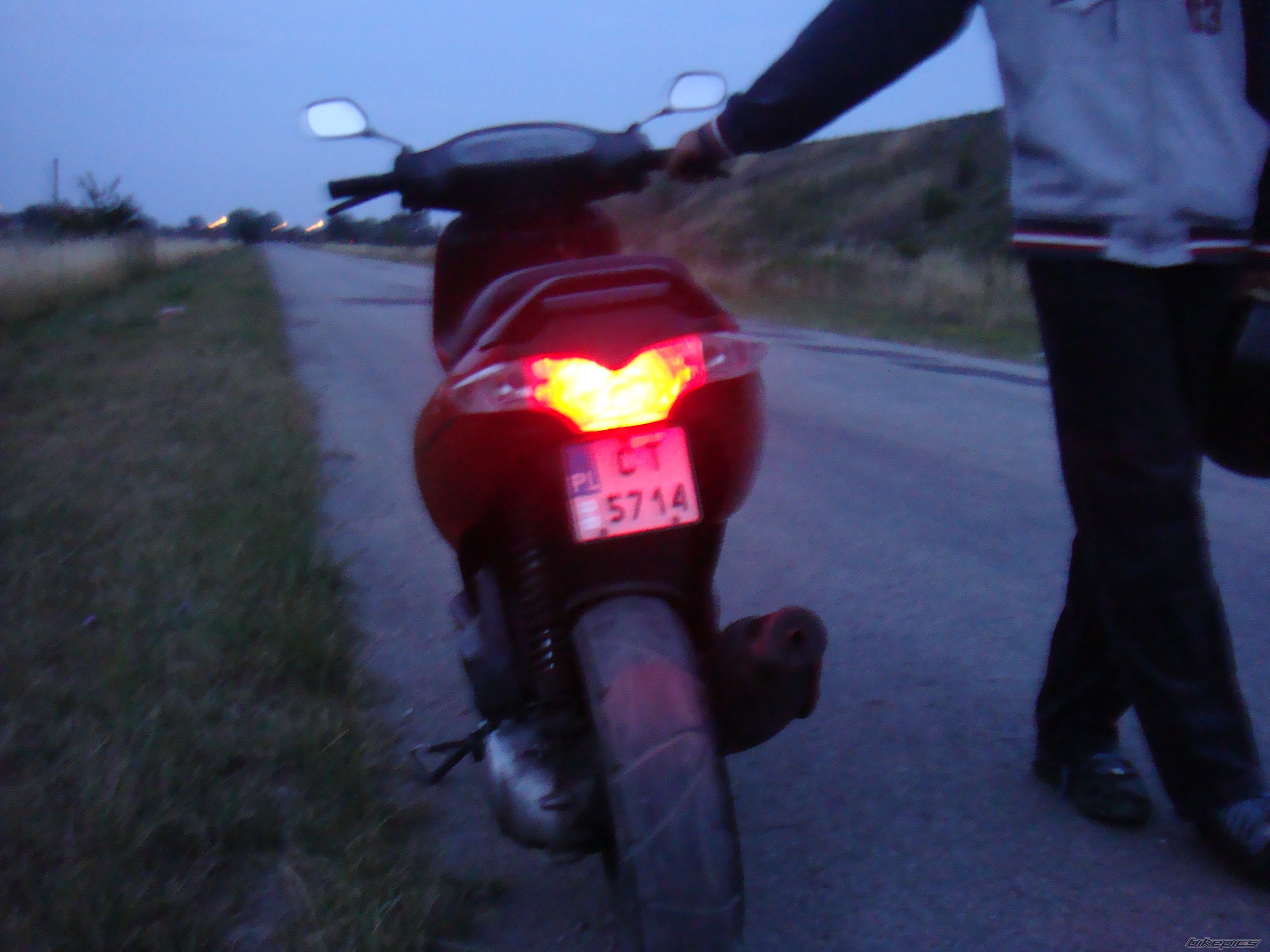 Photo 1351191