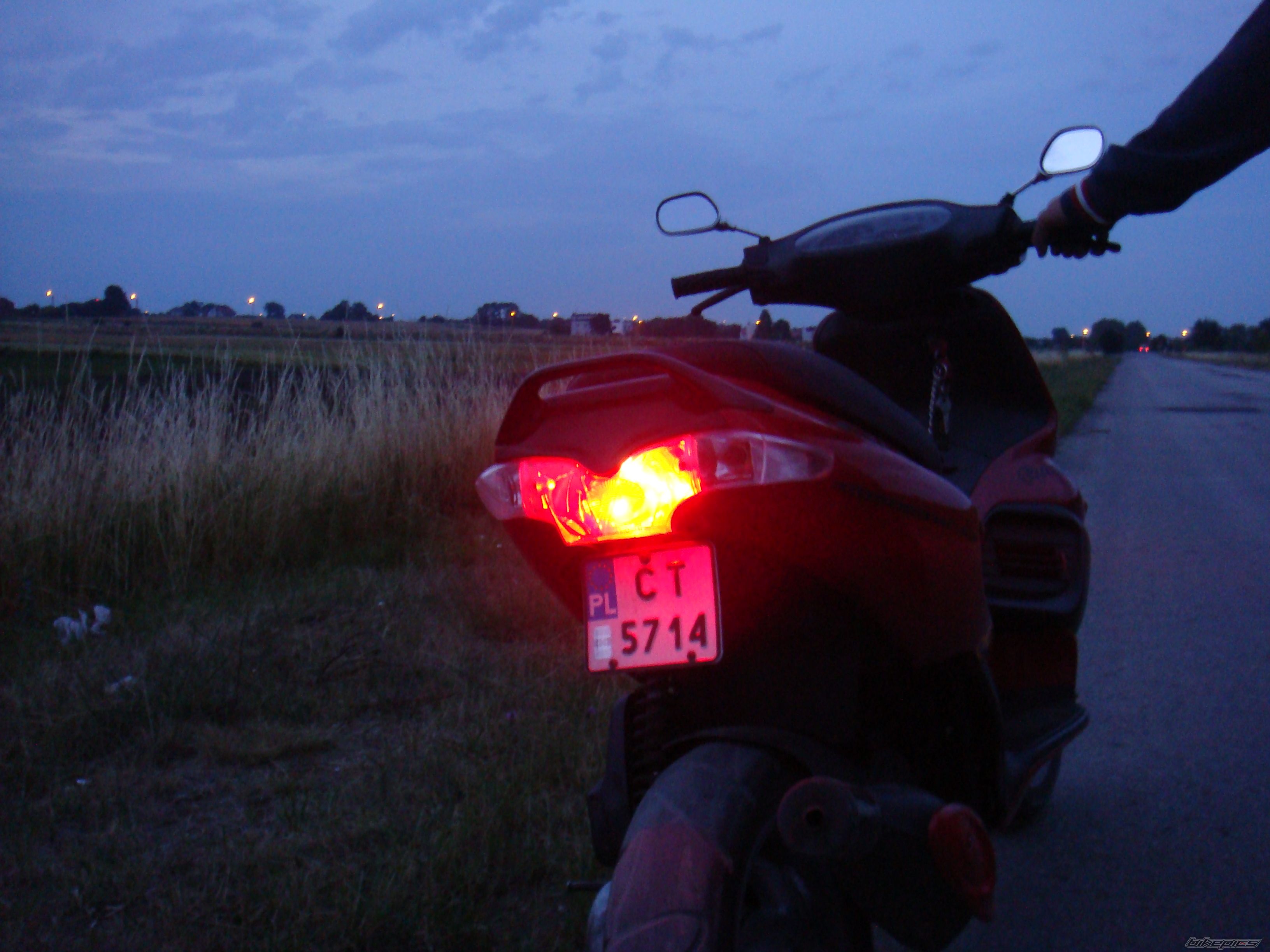 Photo 1351192