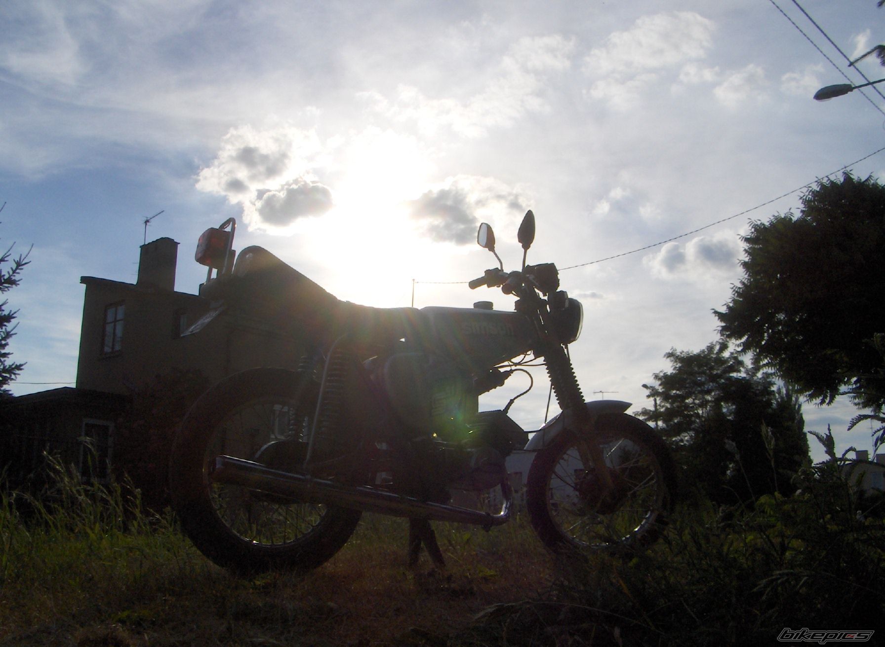 Photo 1351747