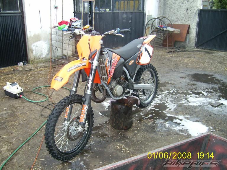 Photo 1352036