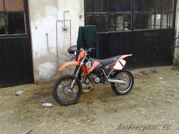 Photo 1352056
