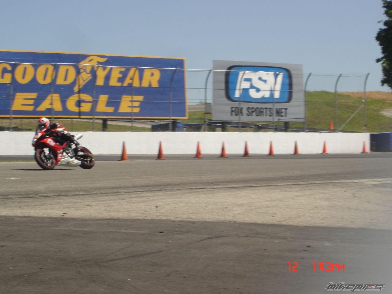 Photo 1352084