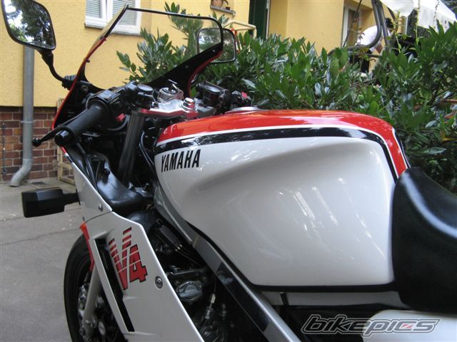 Photo 1352177