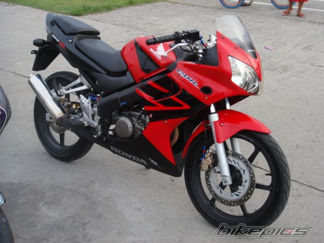 Photo 1352383