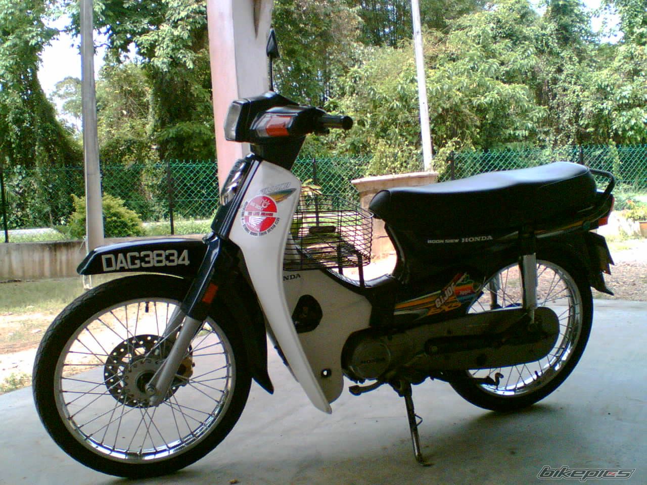 Photo 1352534