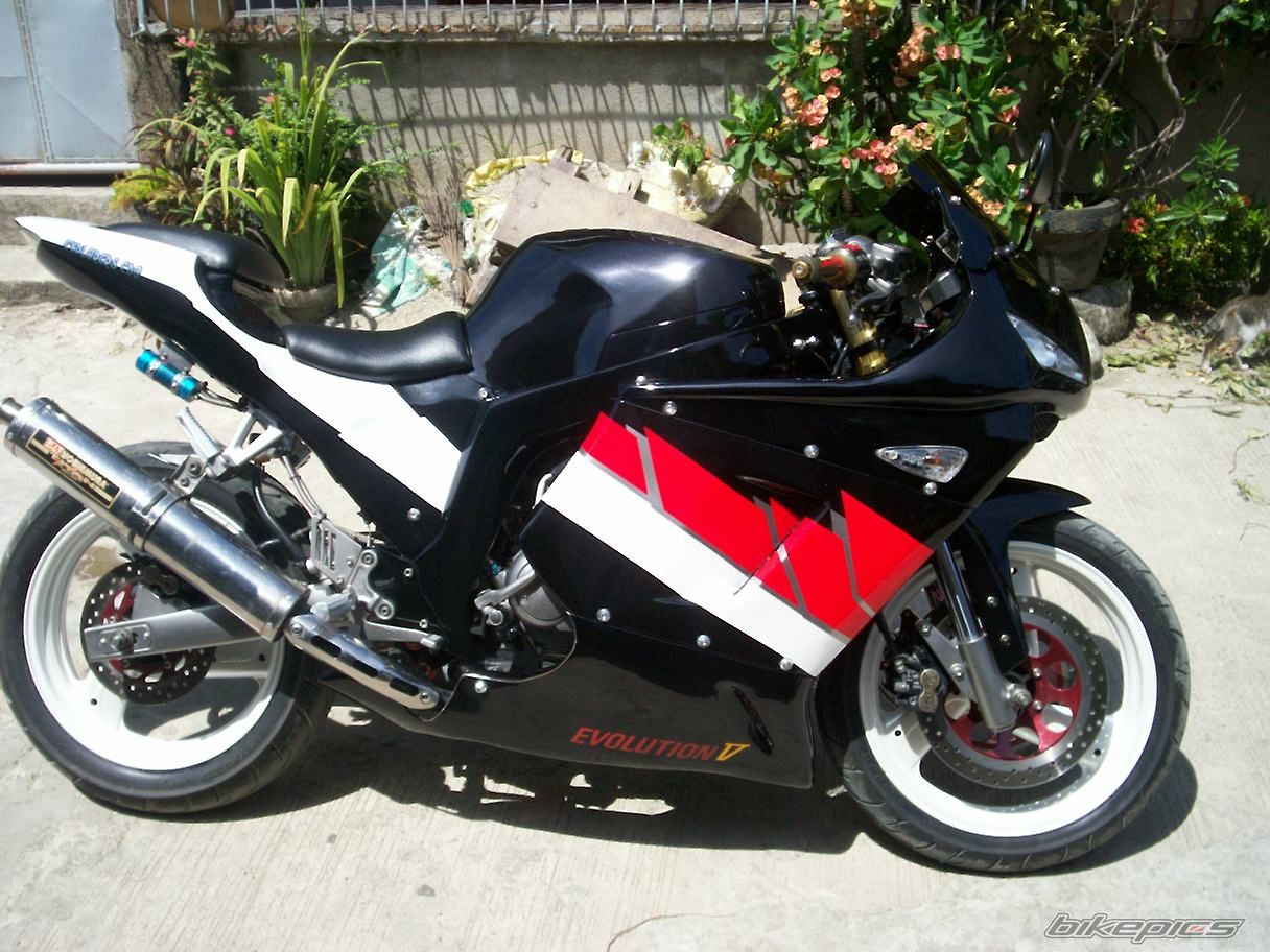 Photo 1352693