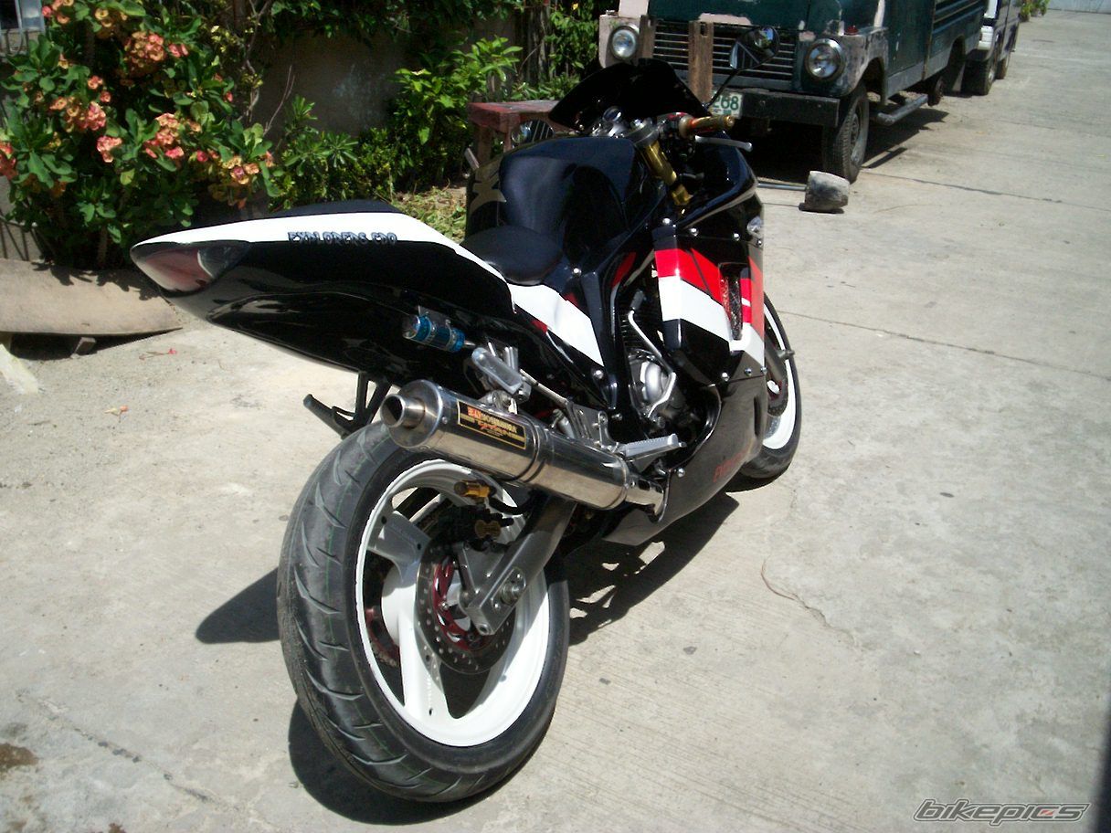 Photo 1352703
