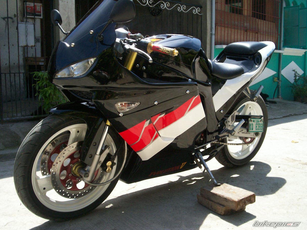 Photo 1352709