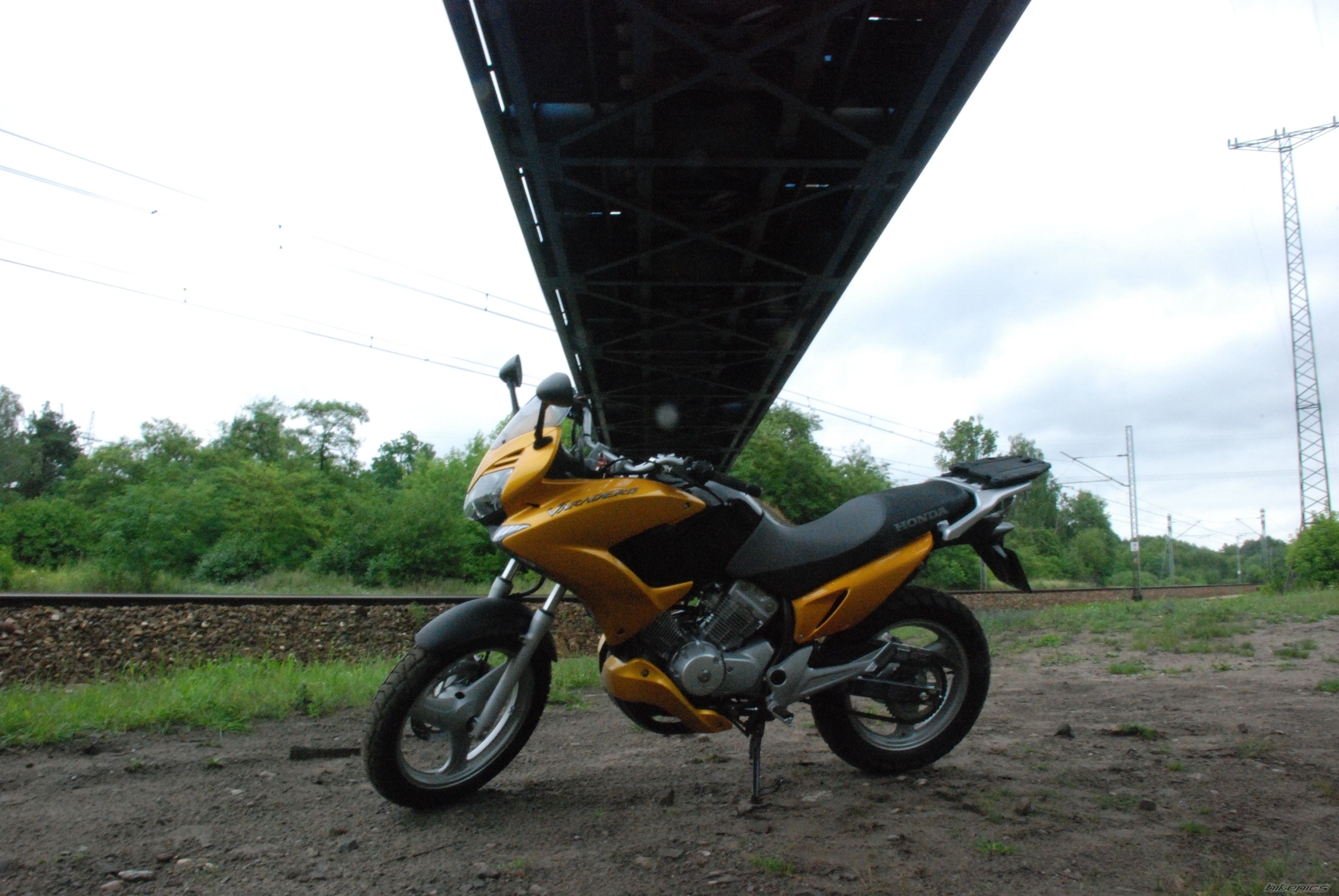 Photo 1352849