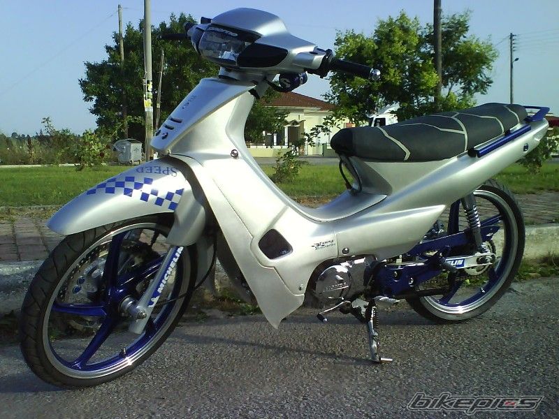 Photo 1353146