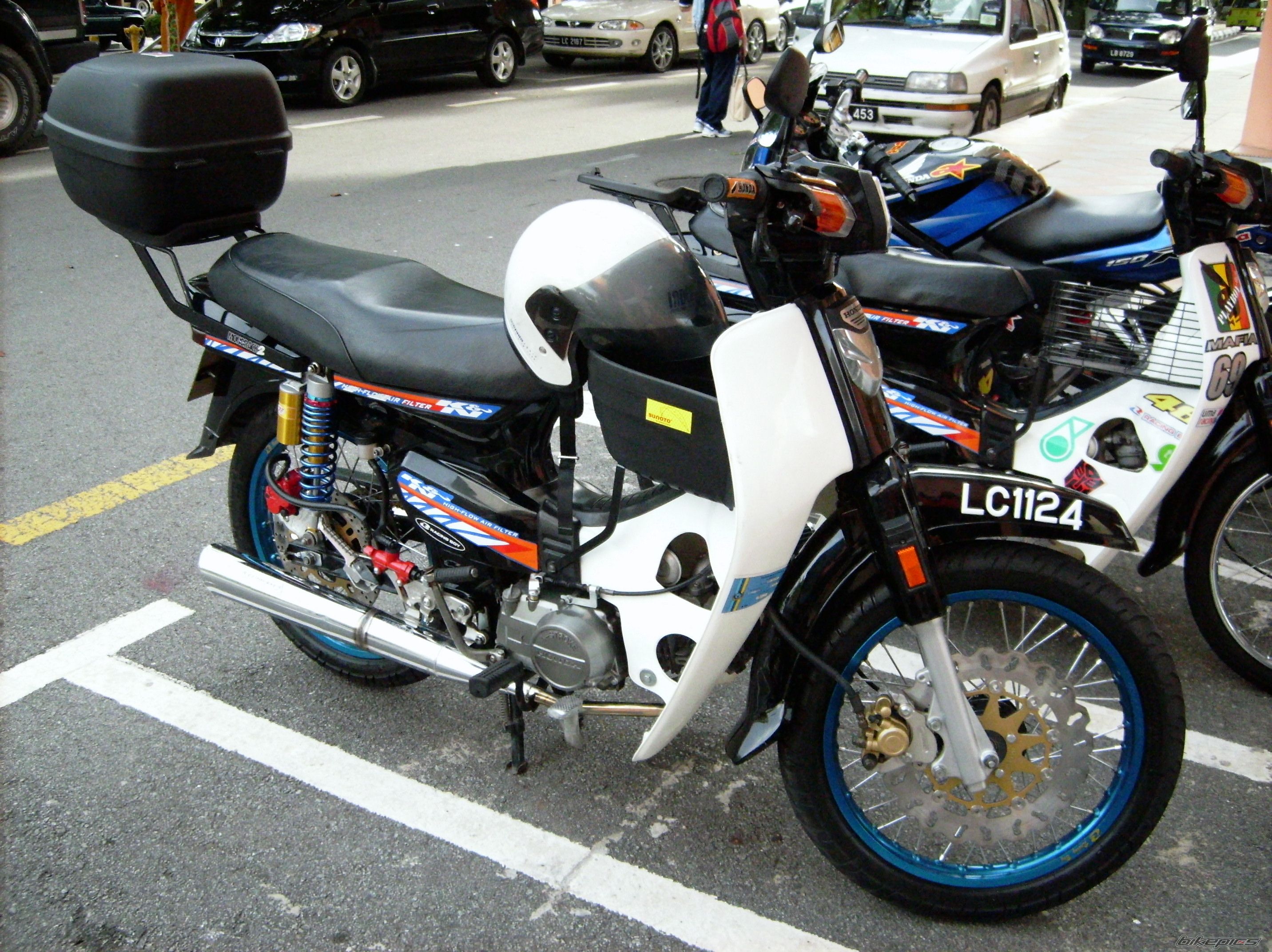 Photo 1353428