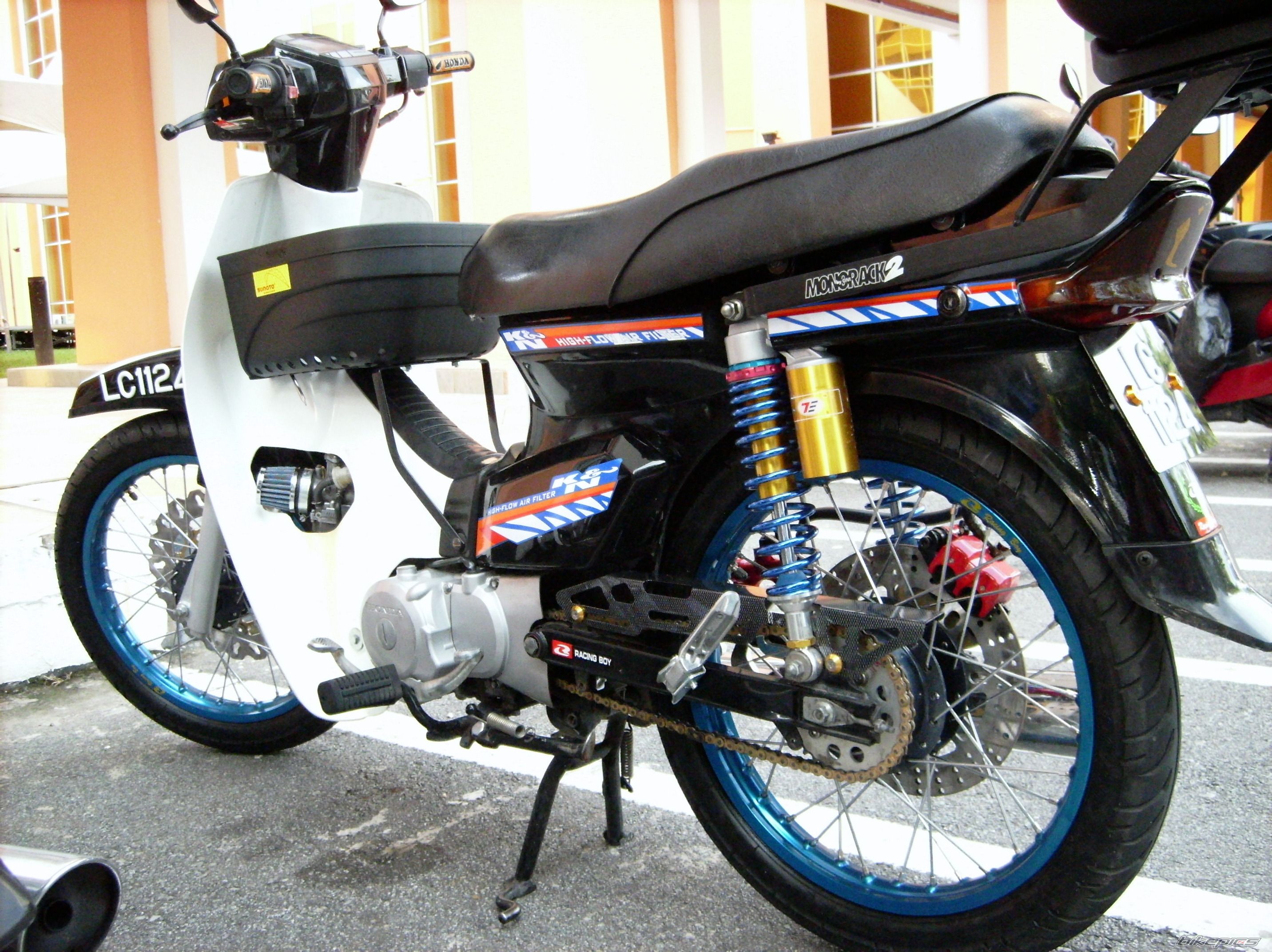 Photo 1353429