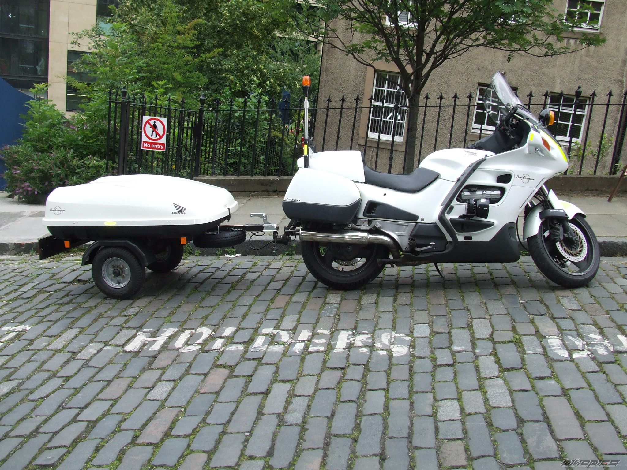 Photo 1353578