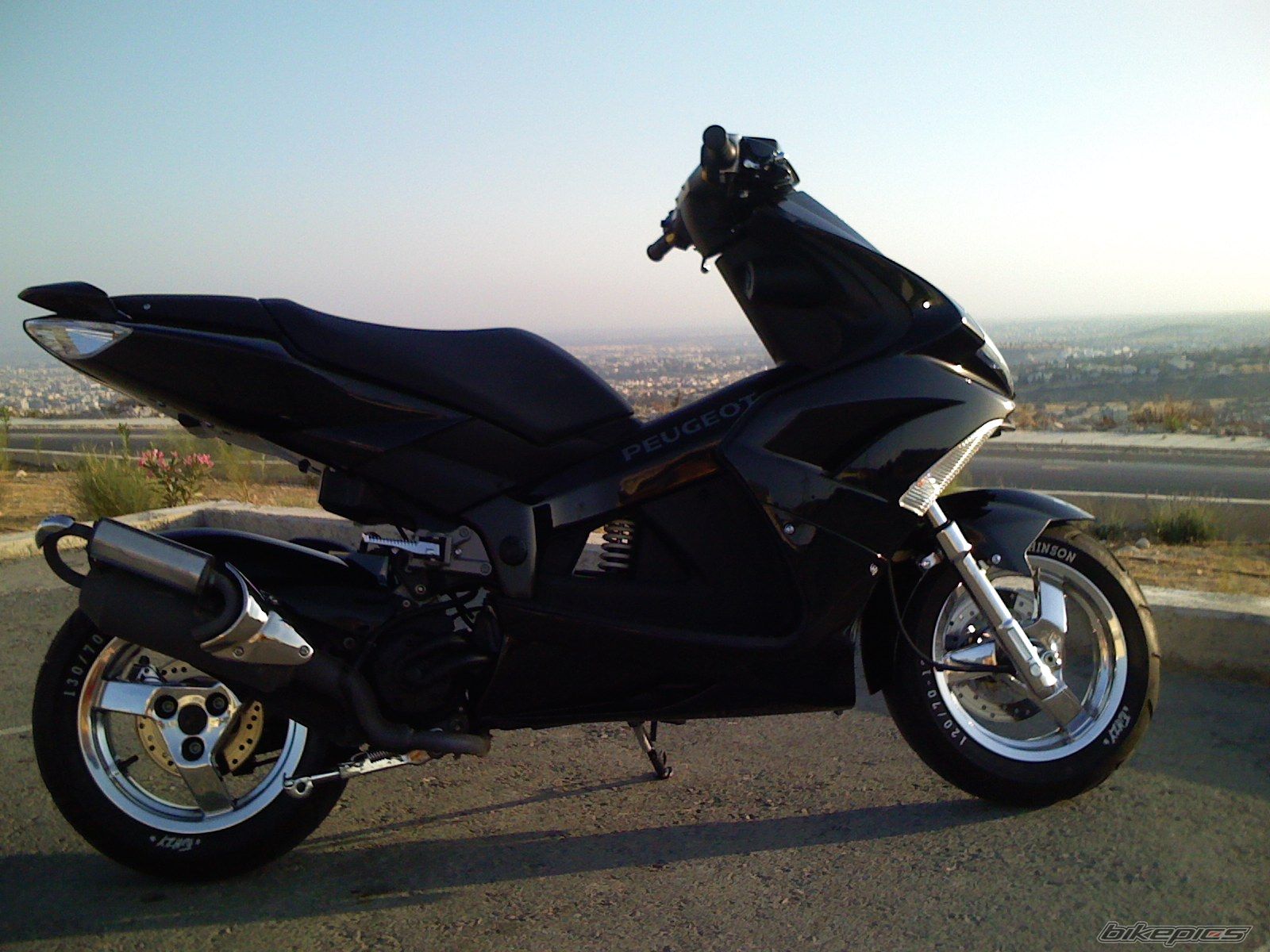 Photo 1353873