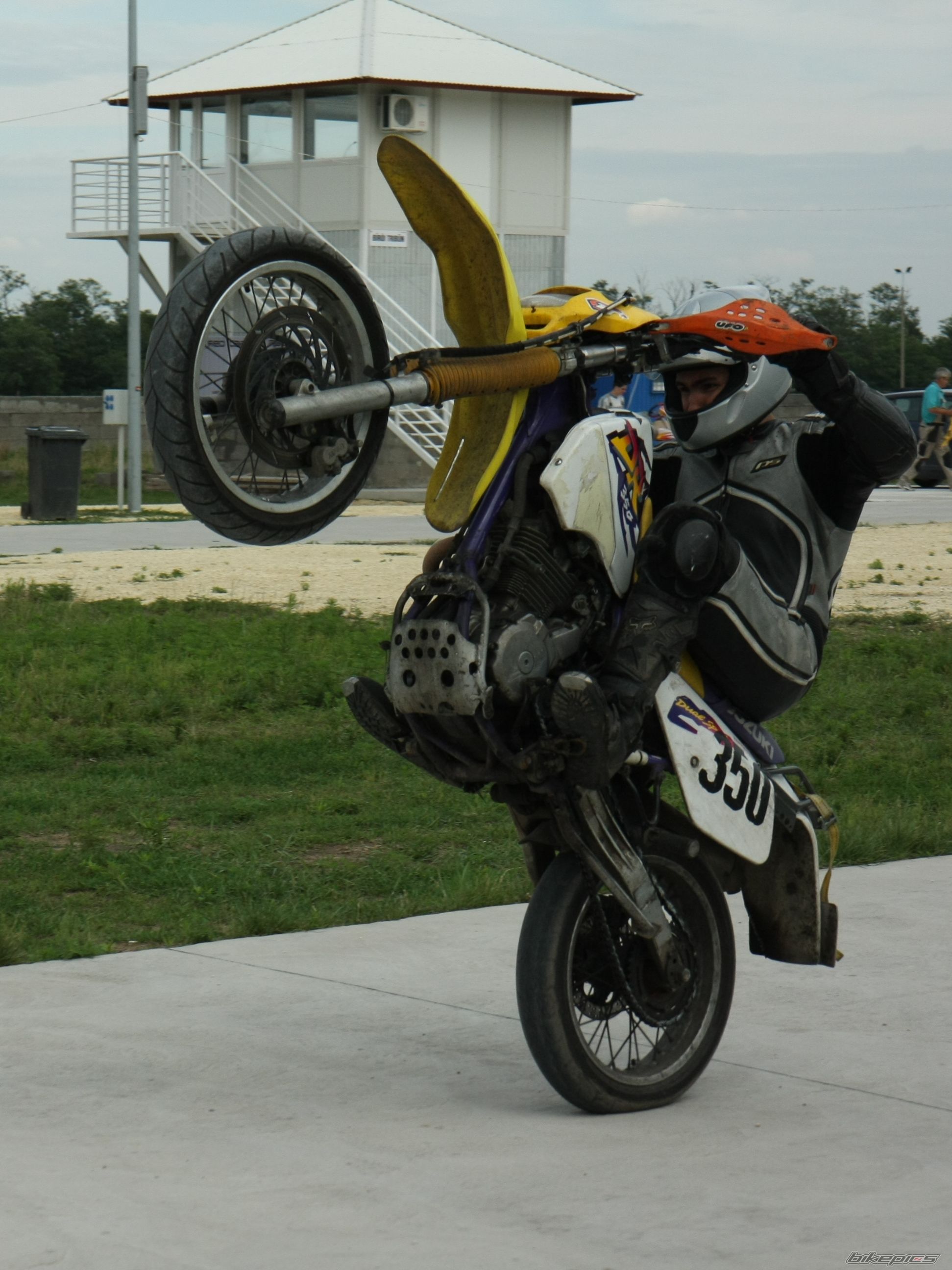 Photo 1357669