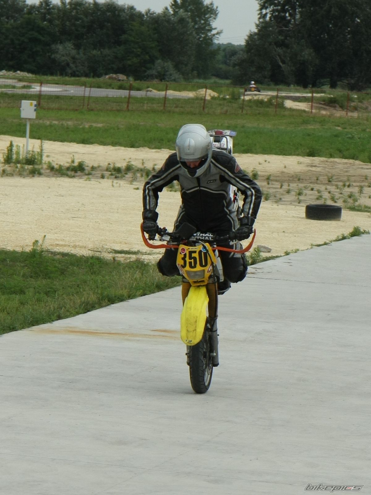Photo 1357699