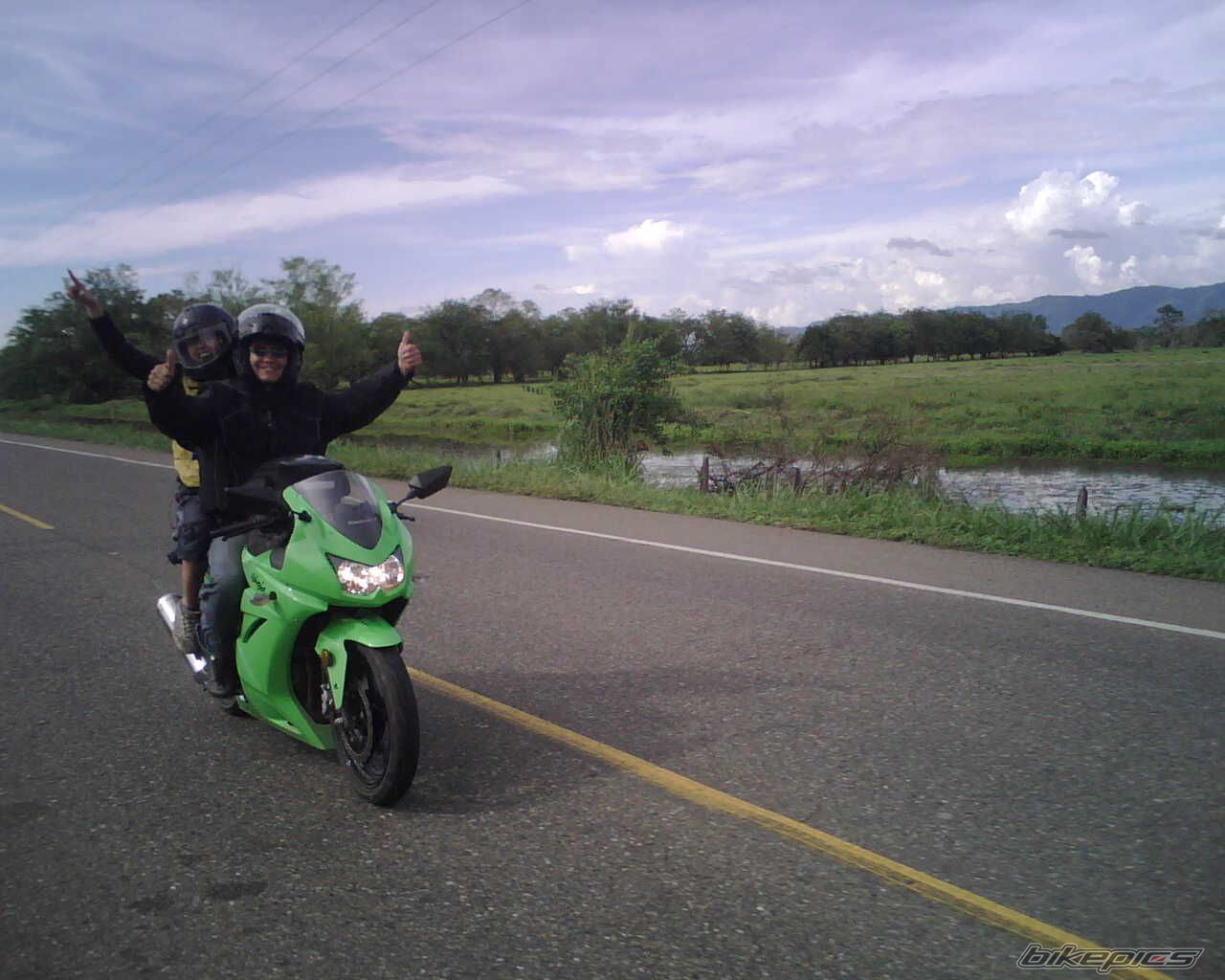 Photo 1357971