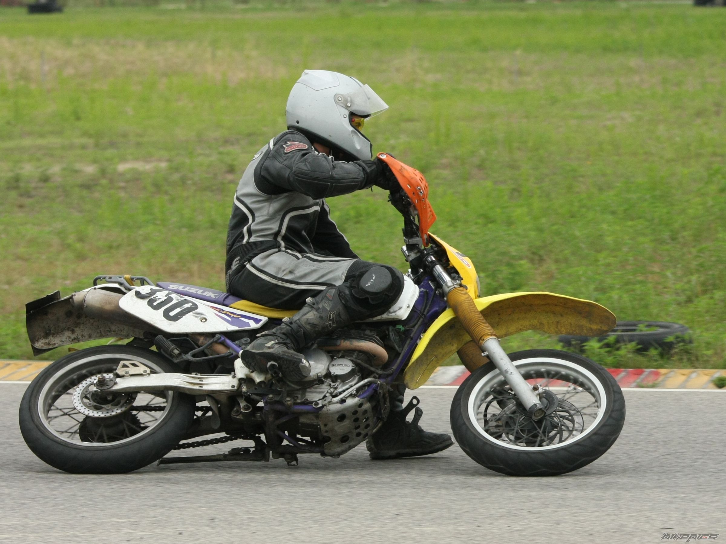 Photo 1358472