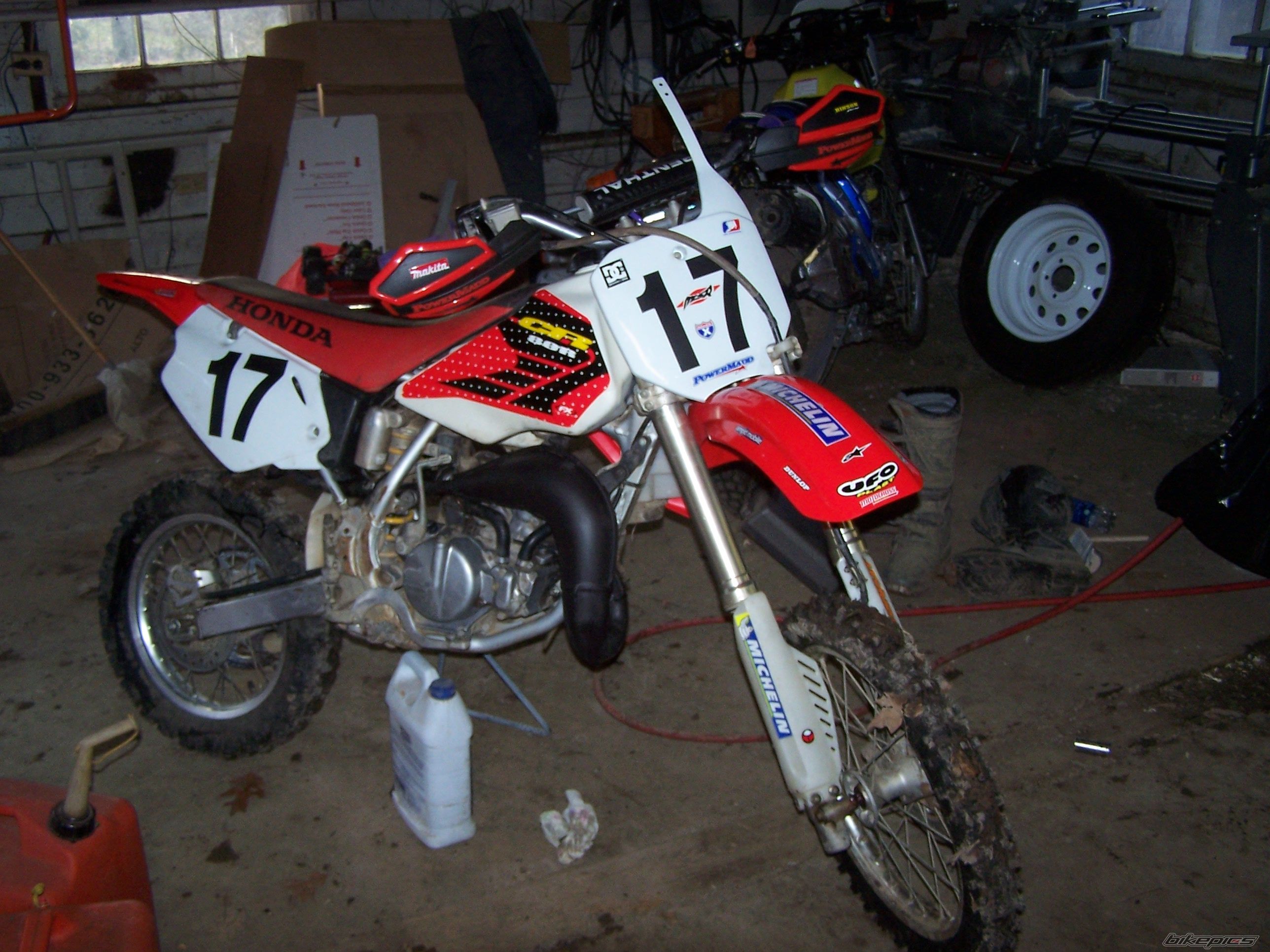 Photo 1358881