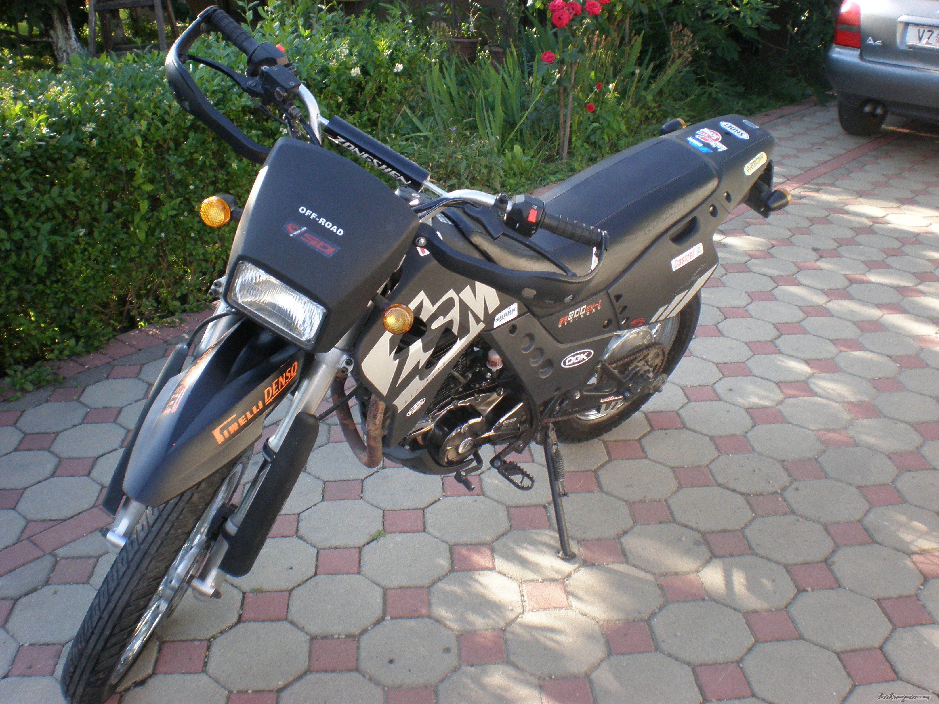 Photo 1358998