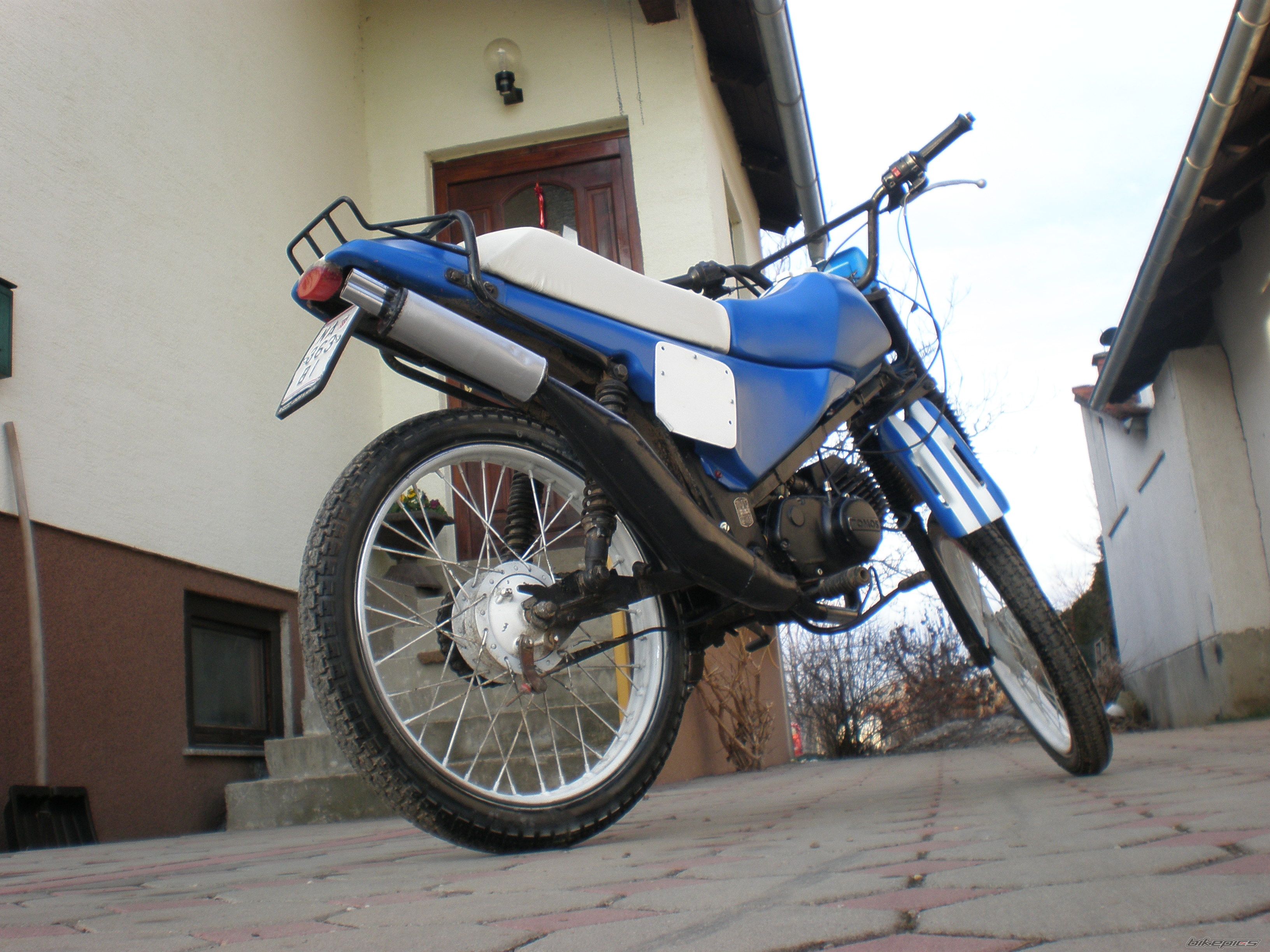 Photo 1359142