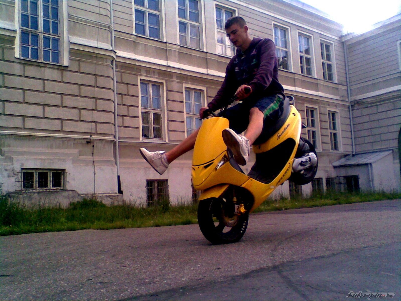 Photo 1360061