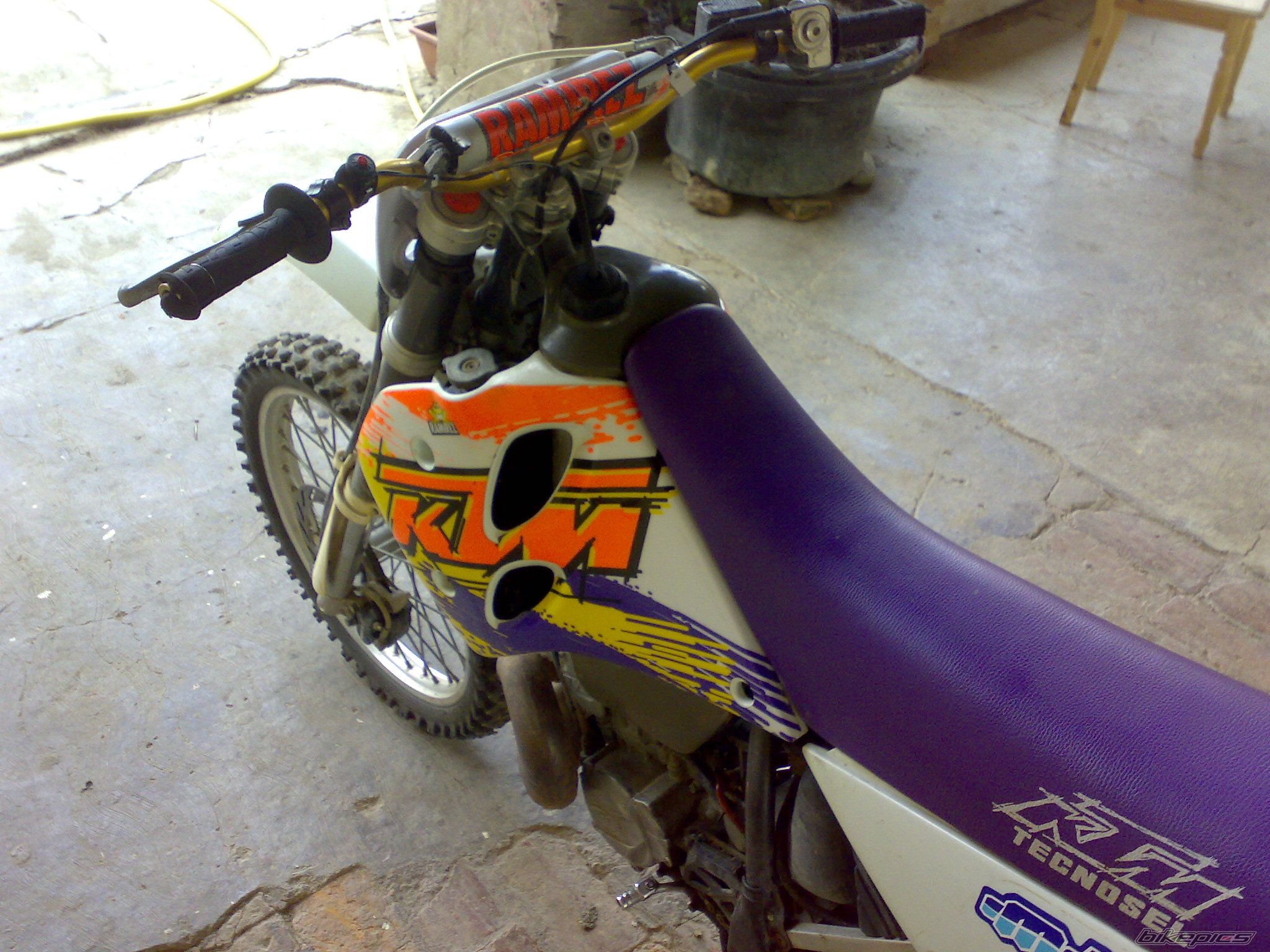 Photo 1360103