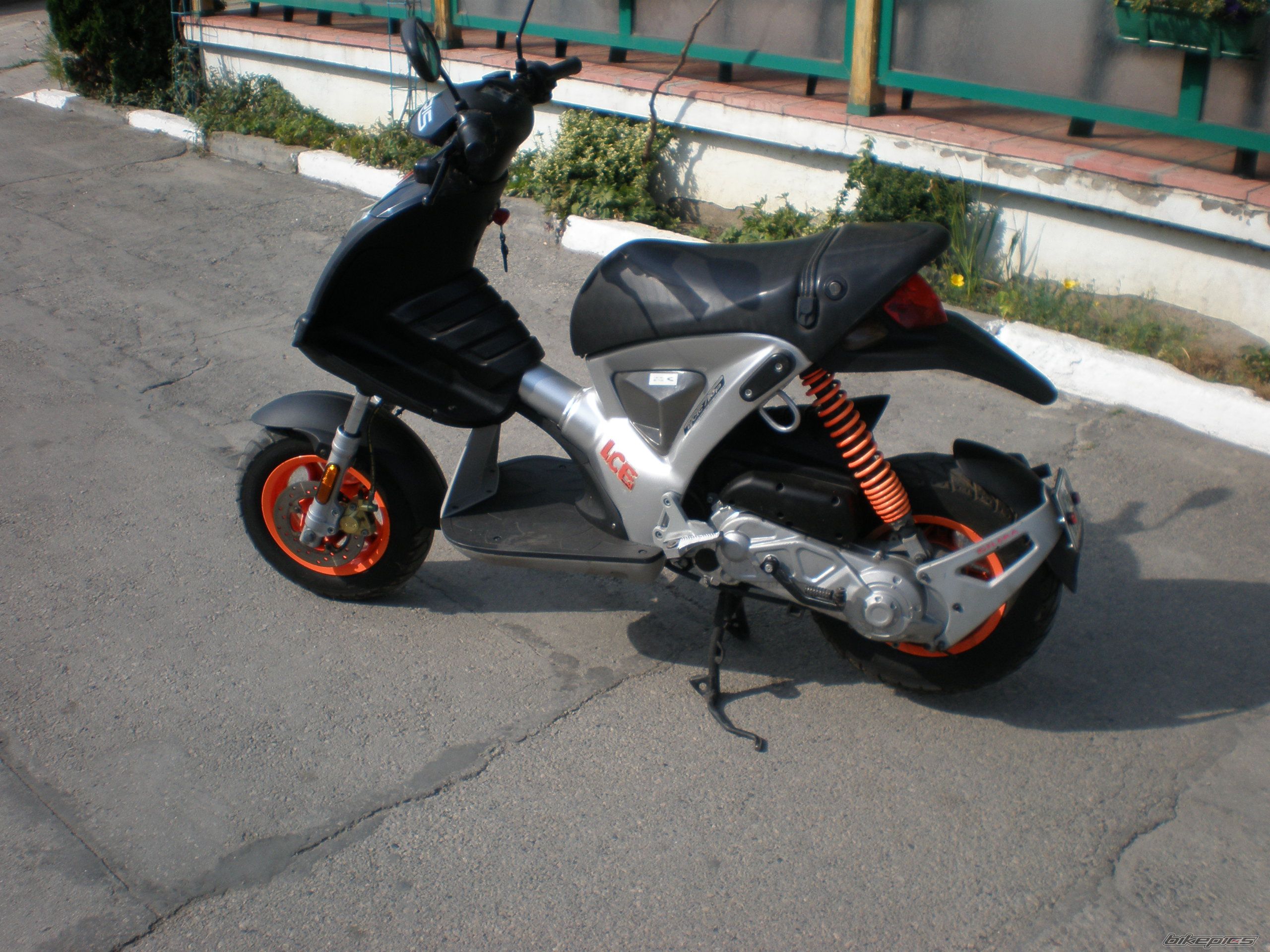 Photo 1360435