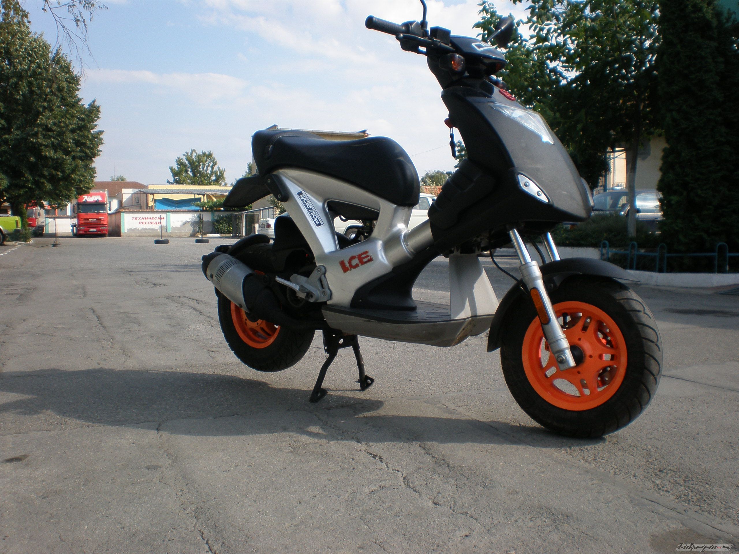 Photo 1360442