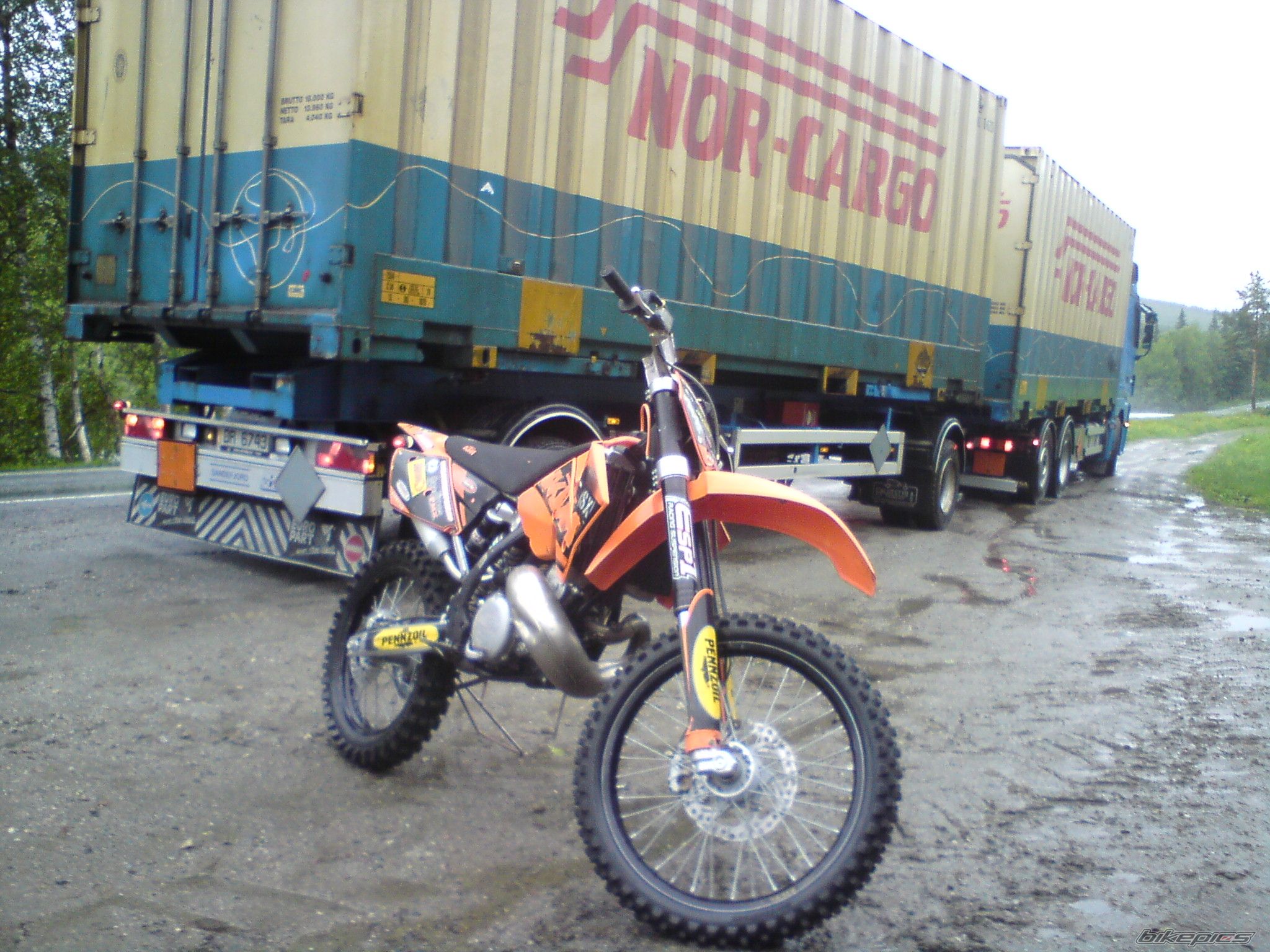 Photo 1362959