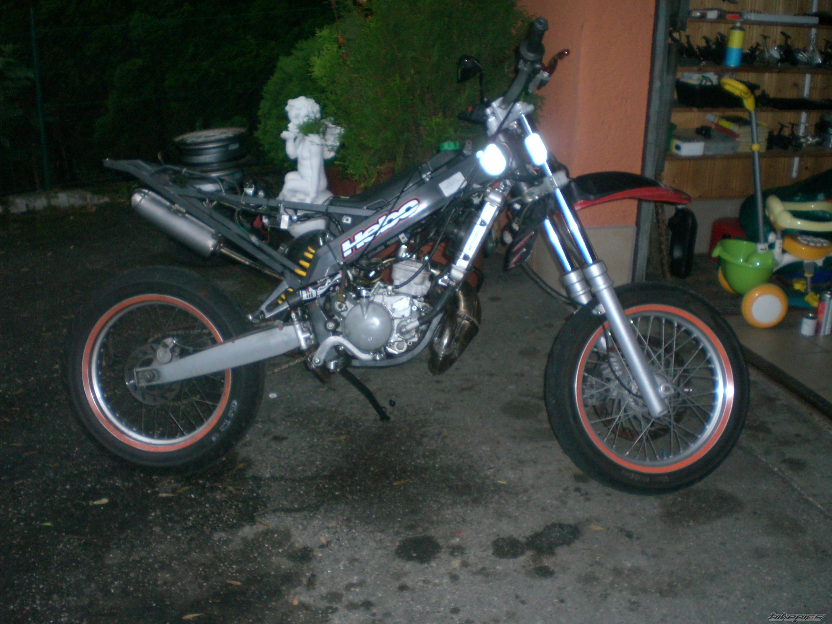 Photo 1363544