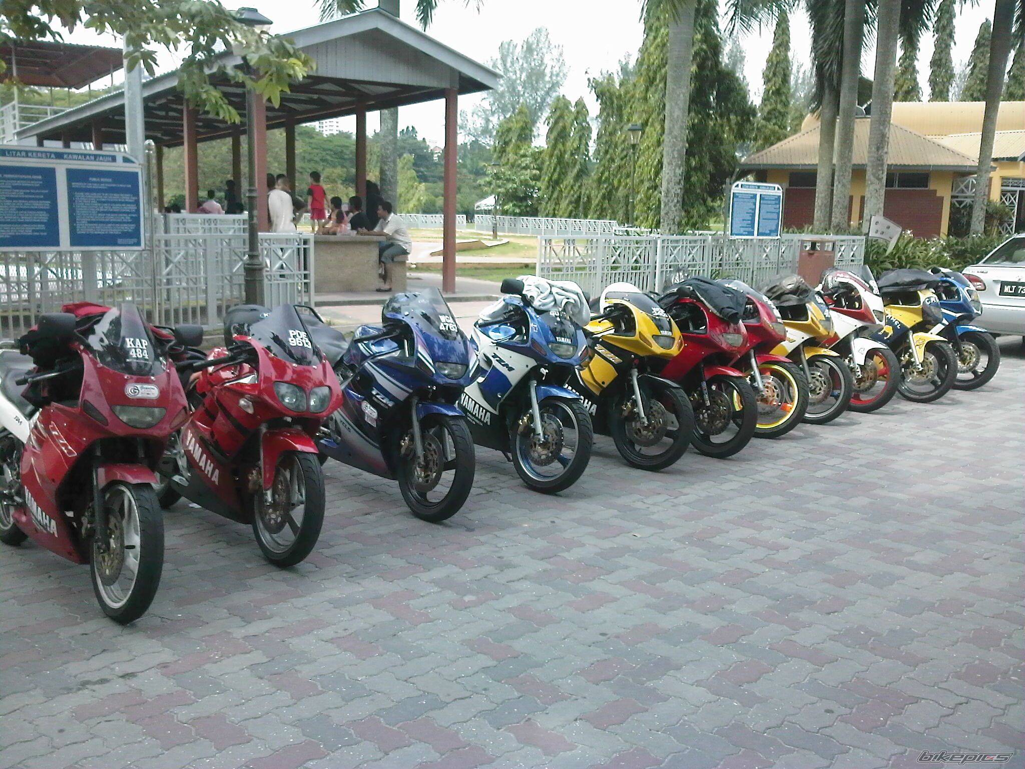 Photo 1367143
