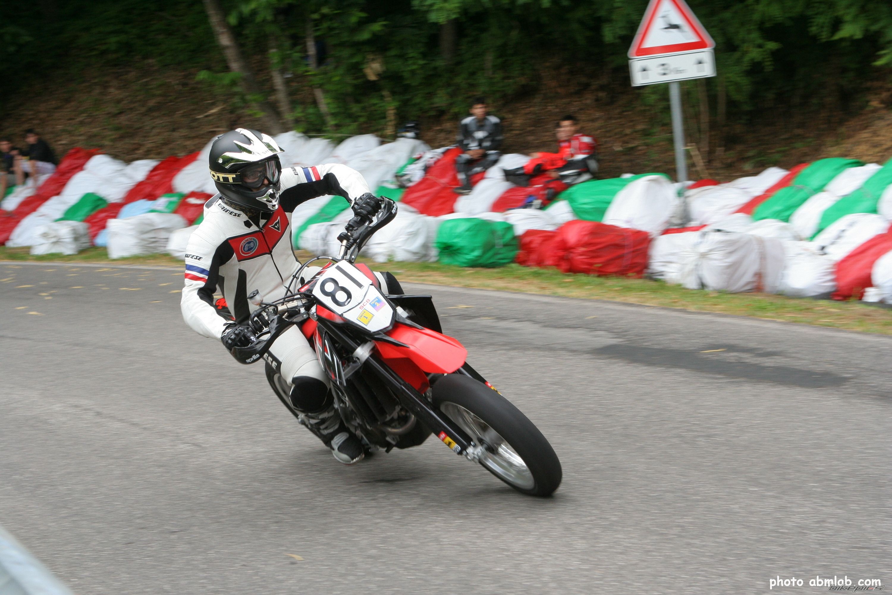 Photo 1367193