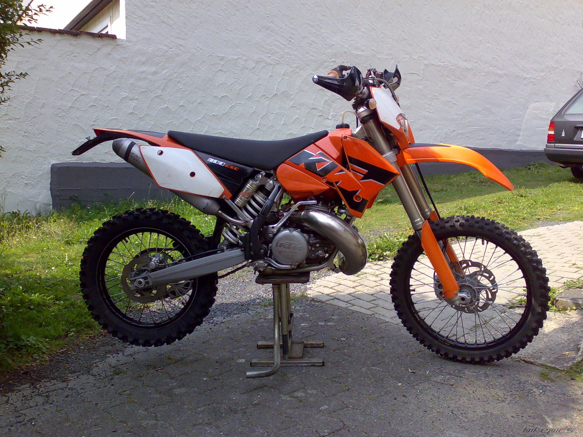 Photo 1367212