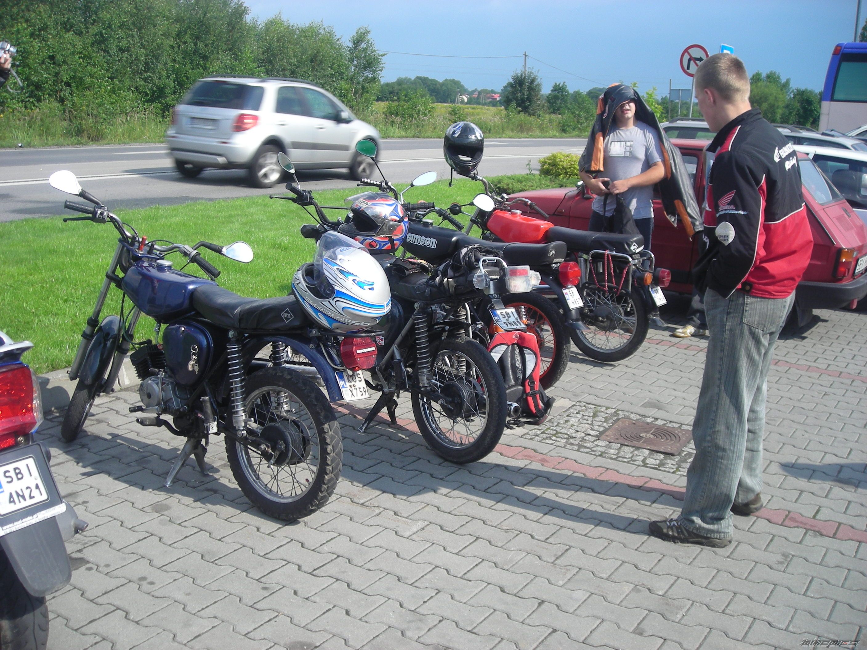 Photo 1367947